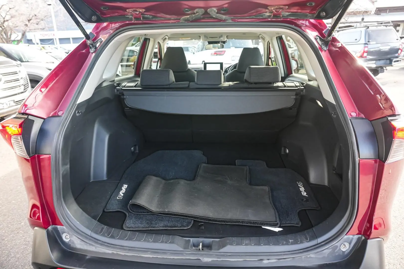 2023 Toyota RAV4 Gallery Image 11