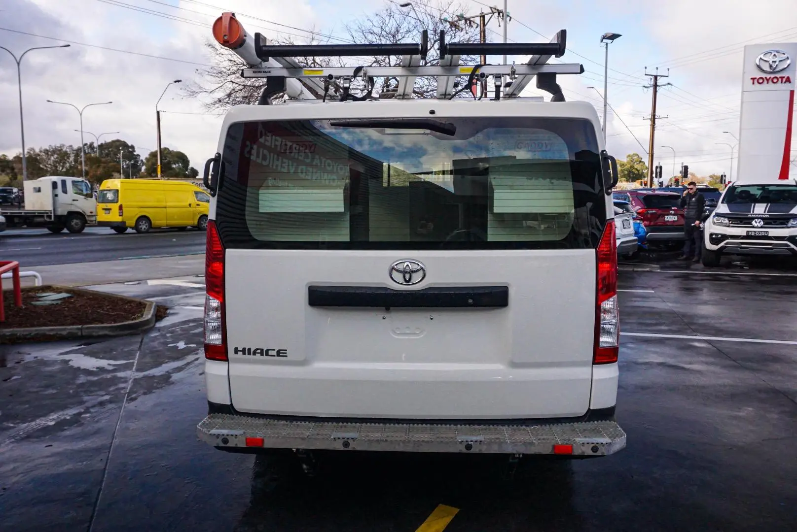 2020 Toyota Hiace Gallery Image 6