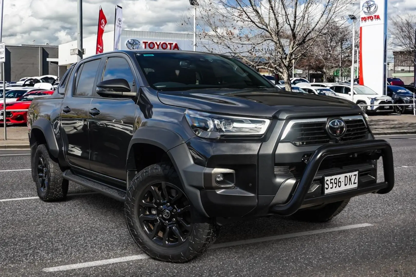 2023 Toyota Hilux Gallery Image 1
