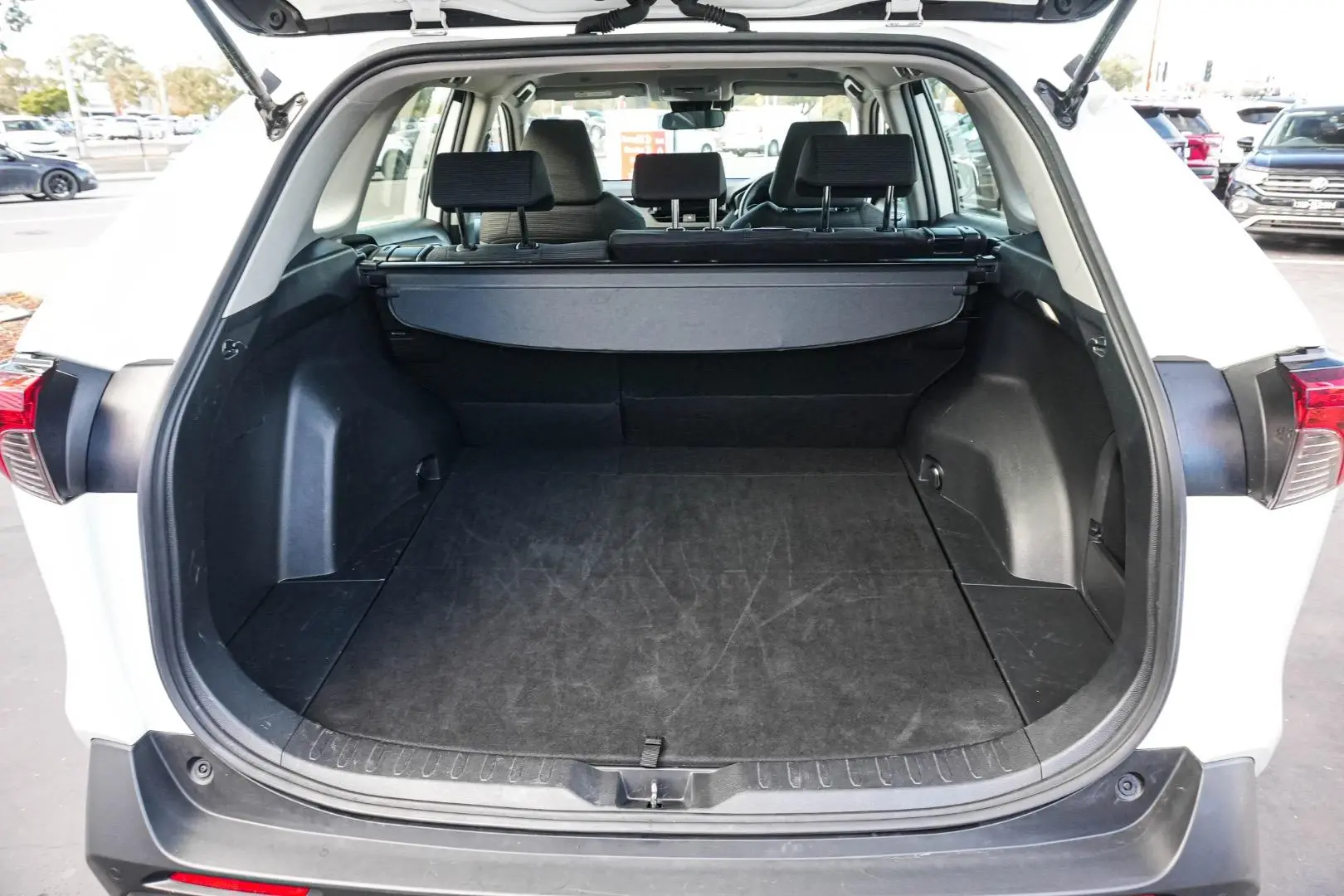 2024 Toyota RAV4 Gallery Image 11