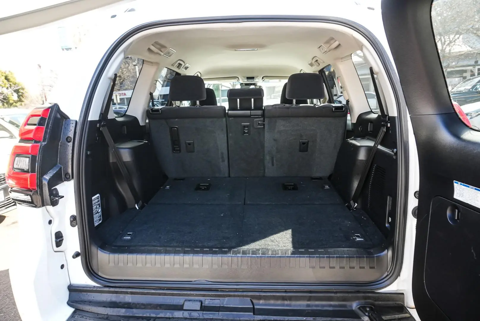 2021 Toyota Landcruiser Prado Gallery Image 11