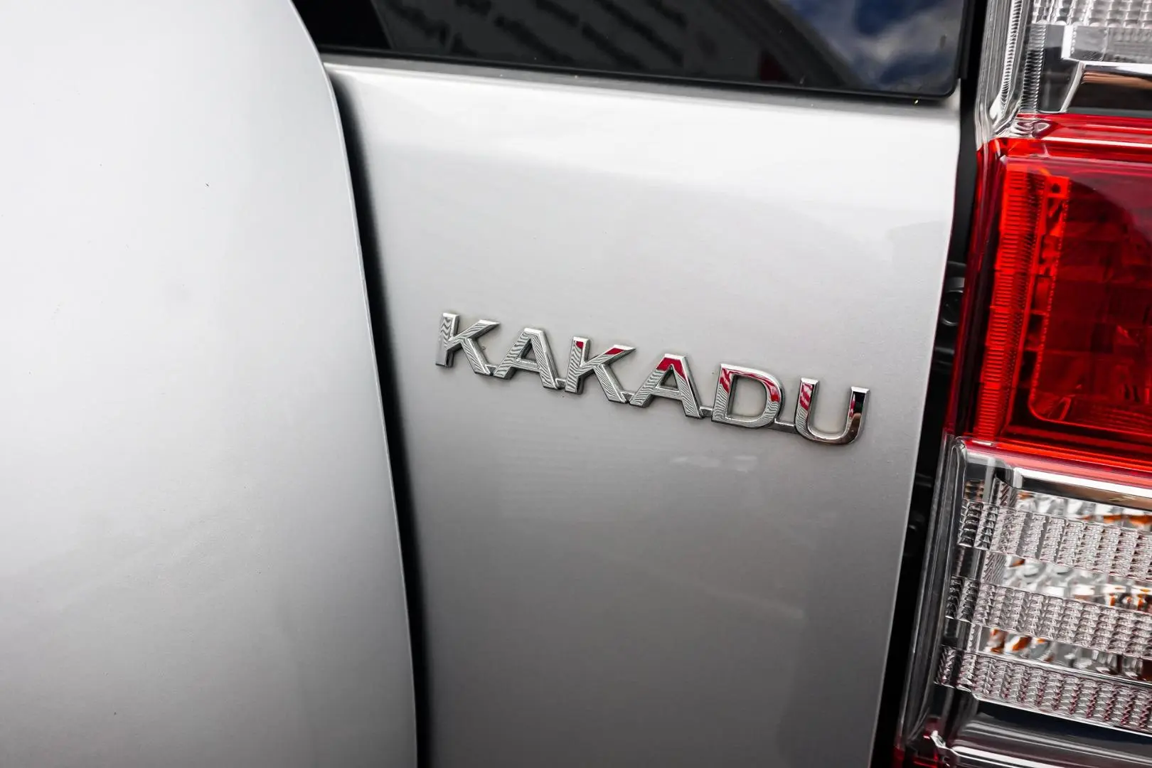 2016 Toyota Landcruiser Prado Gallery Image 16