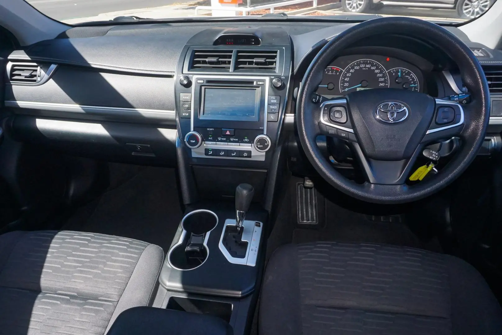 2016 Toyota Camry Gallery Image 7