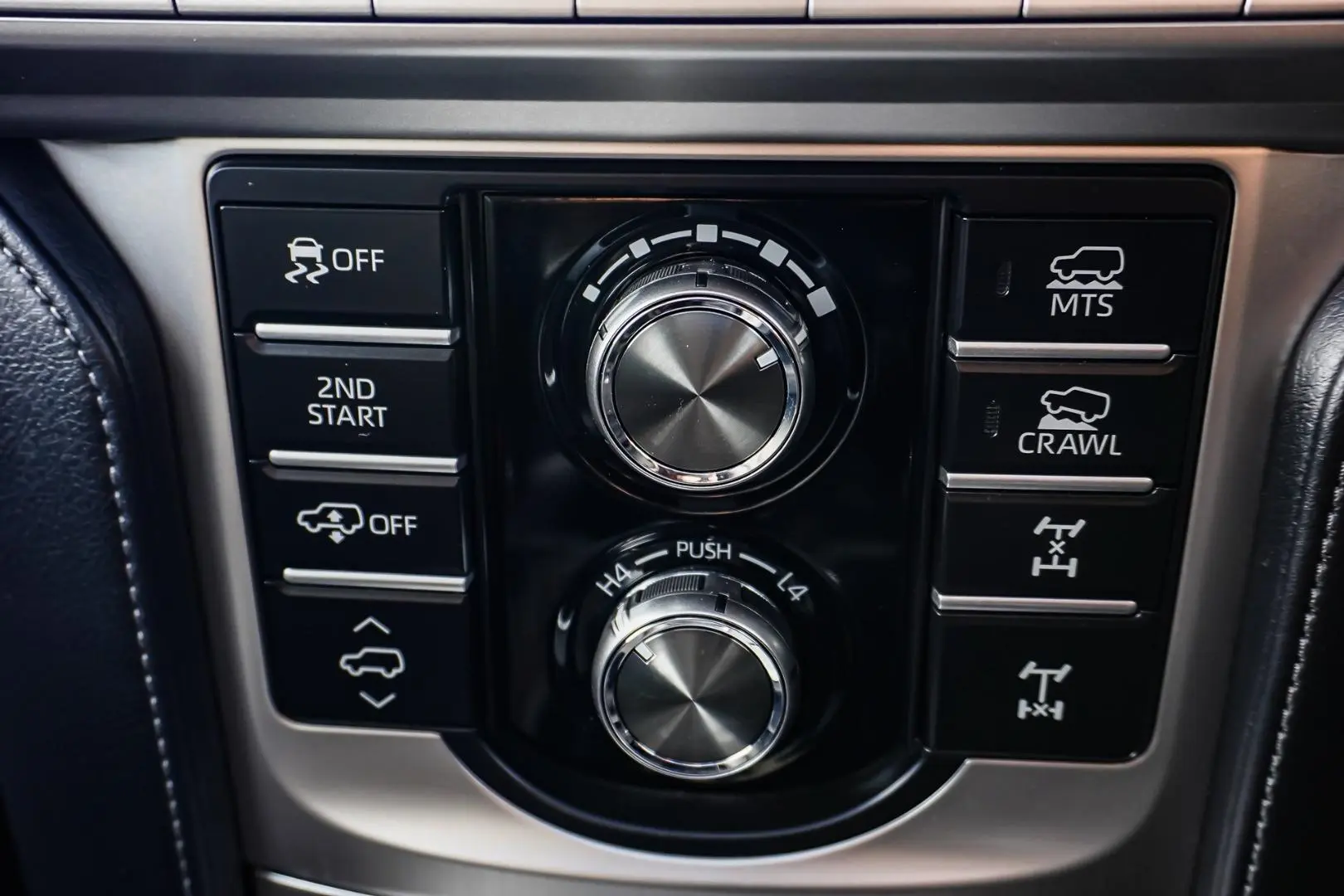 2021 Toyota Landcruiser Prado Gallery Image 29