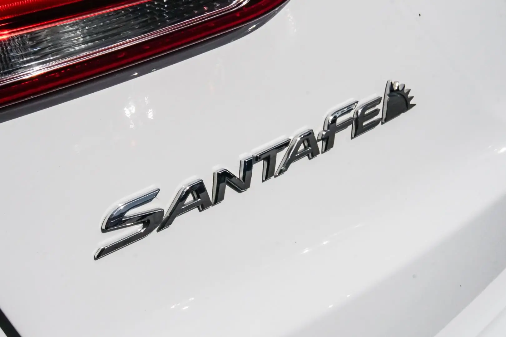 2017 Hyundai Santa Fe Gallery Image 15