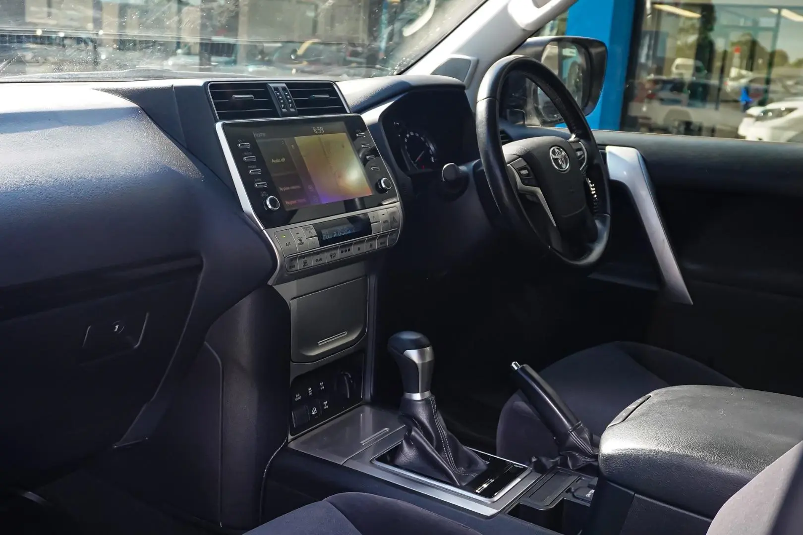 2022 Toyota Landcruiser Prado Gallery Image 11