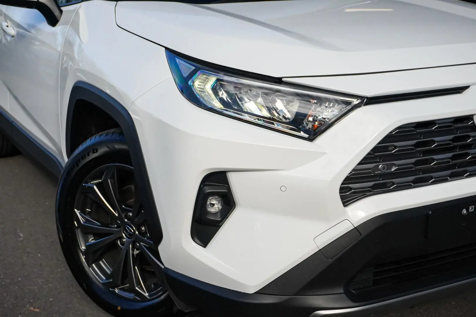 2024 Toyota RAV4 Gallery Image 11