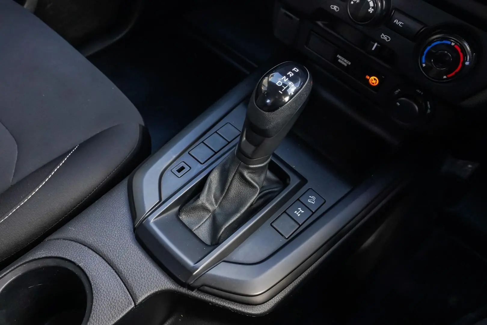 2021 Isuzu D-MAX Gallery Image 16