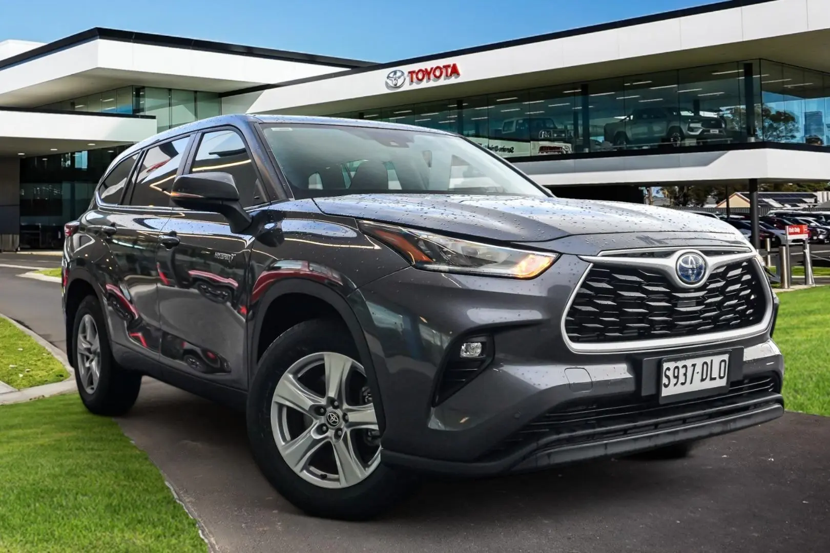 2023 Toyota Kluger Gallery Image 1