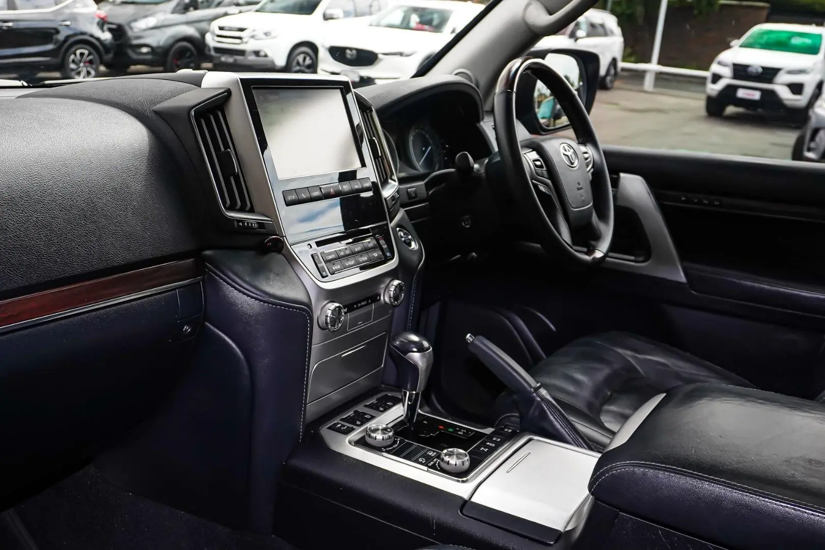 2018 Toyota Landcruiser Gallery Image 11