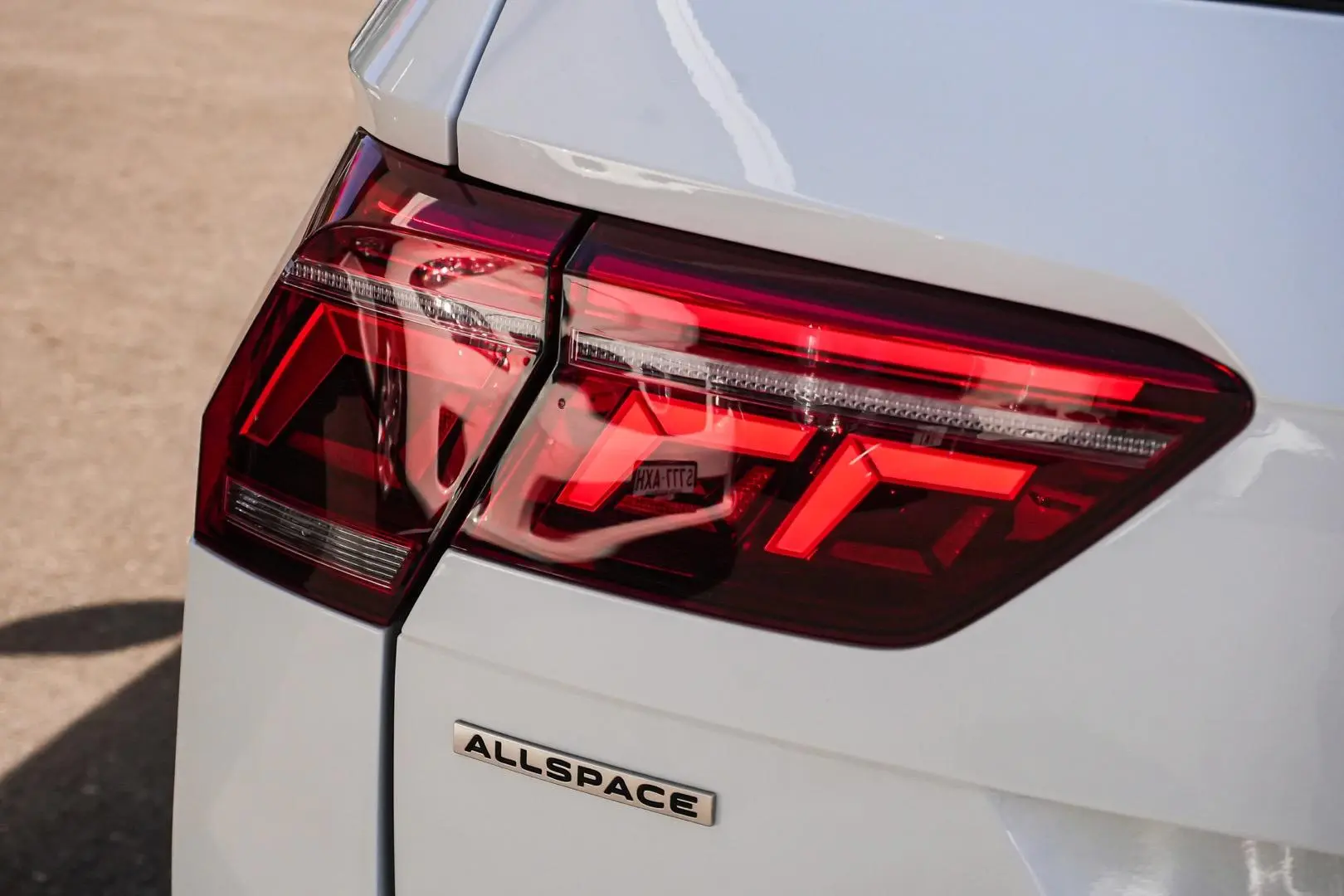 2022 Volkswagen Tiguan Gallery Image 8