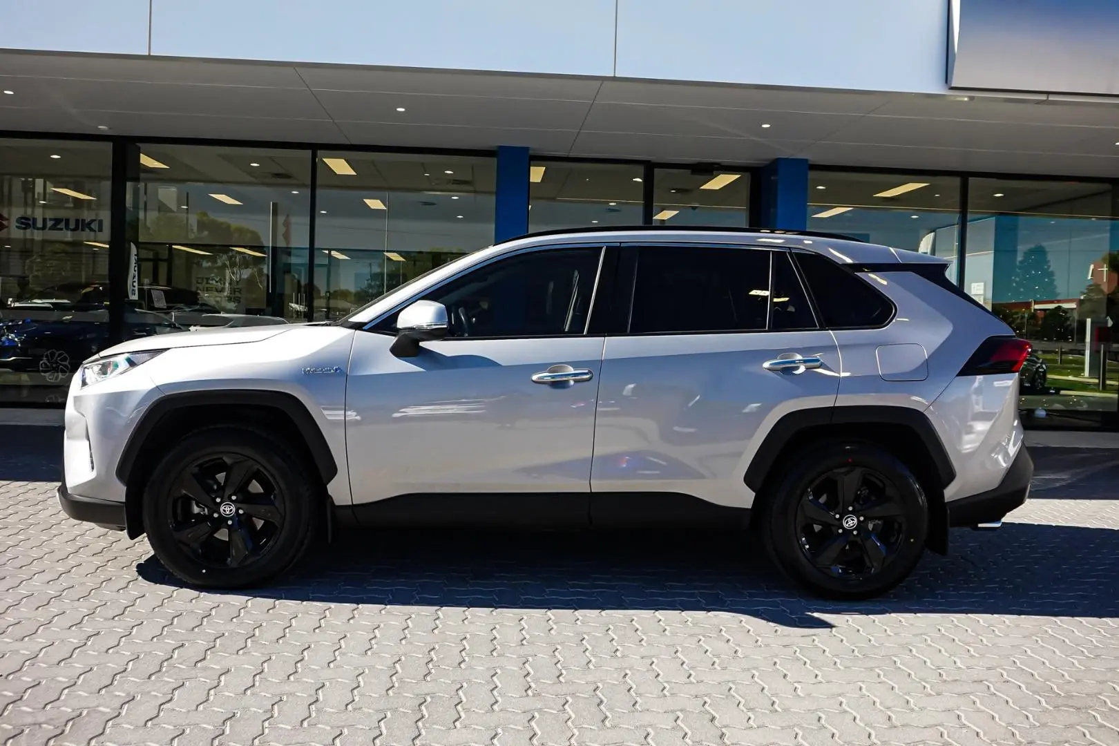 2020 Toyota RAV4 Gallery Image 4