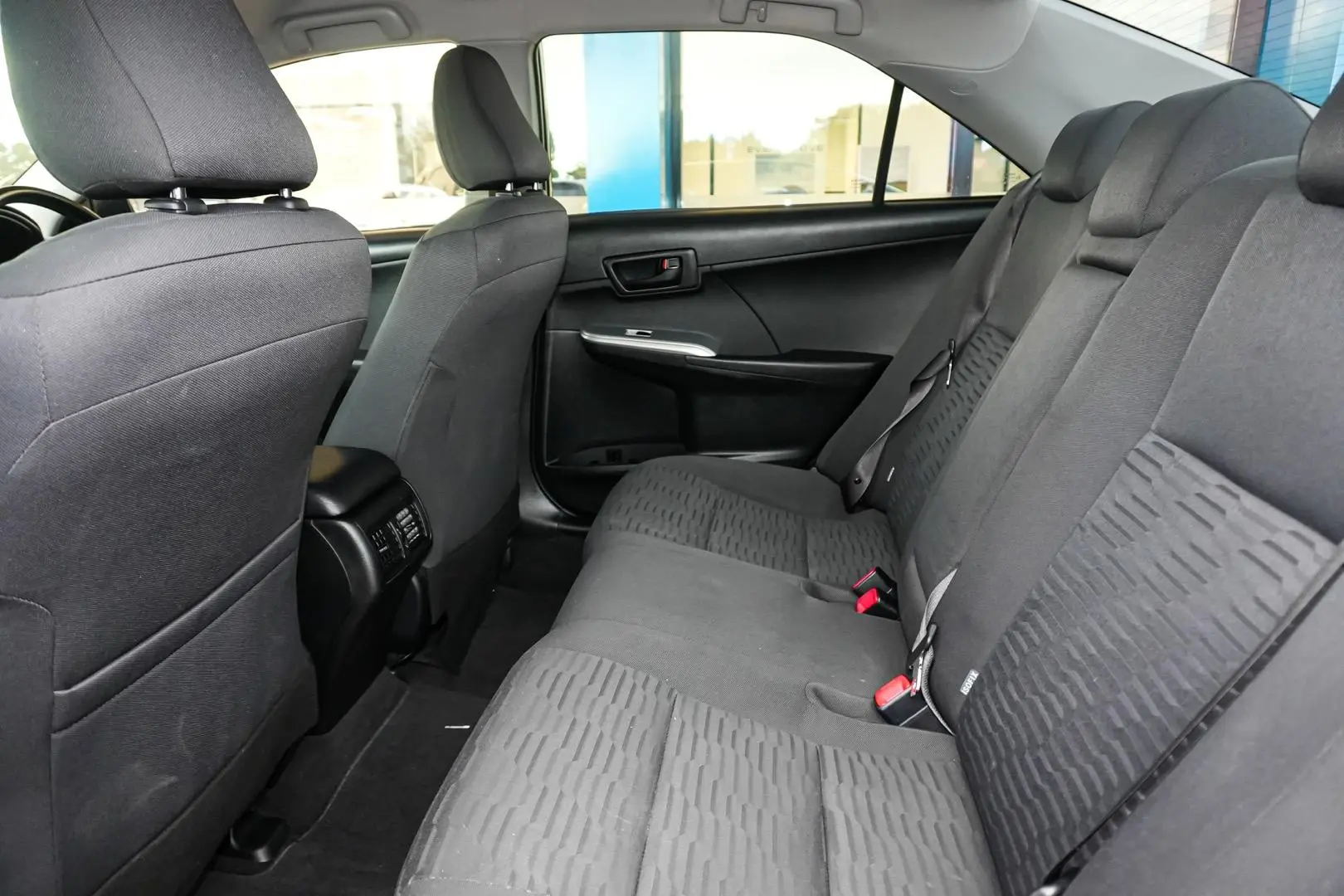 2017 Toyota Camry Gallery Image 8