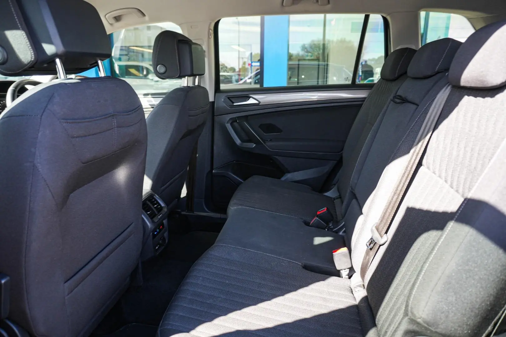 2022 Volkswagen Tiguan Gallery Image 8