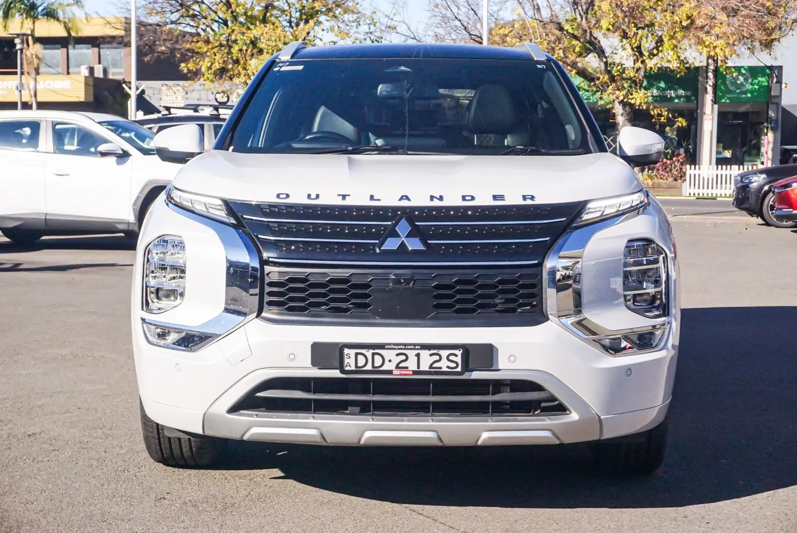 2022 Mitsubishi Outlander Gallery Image 4