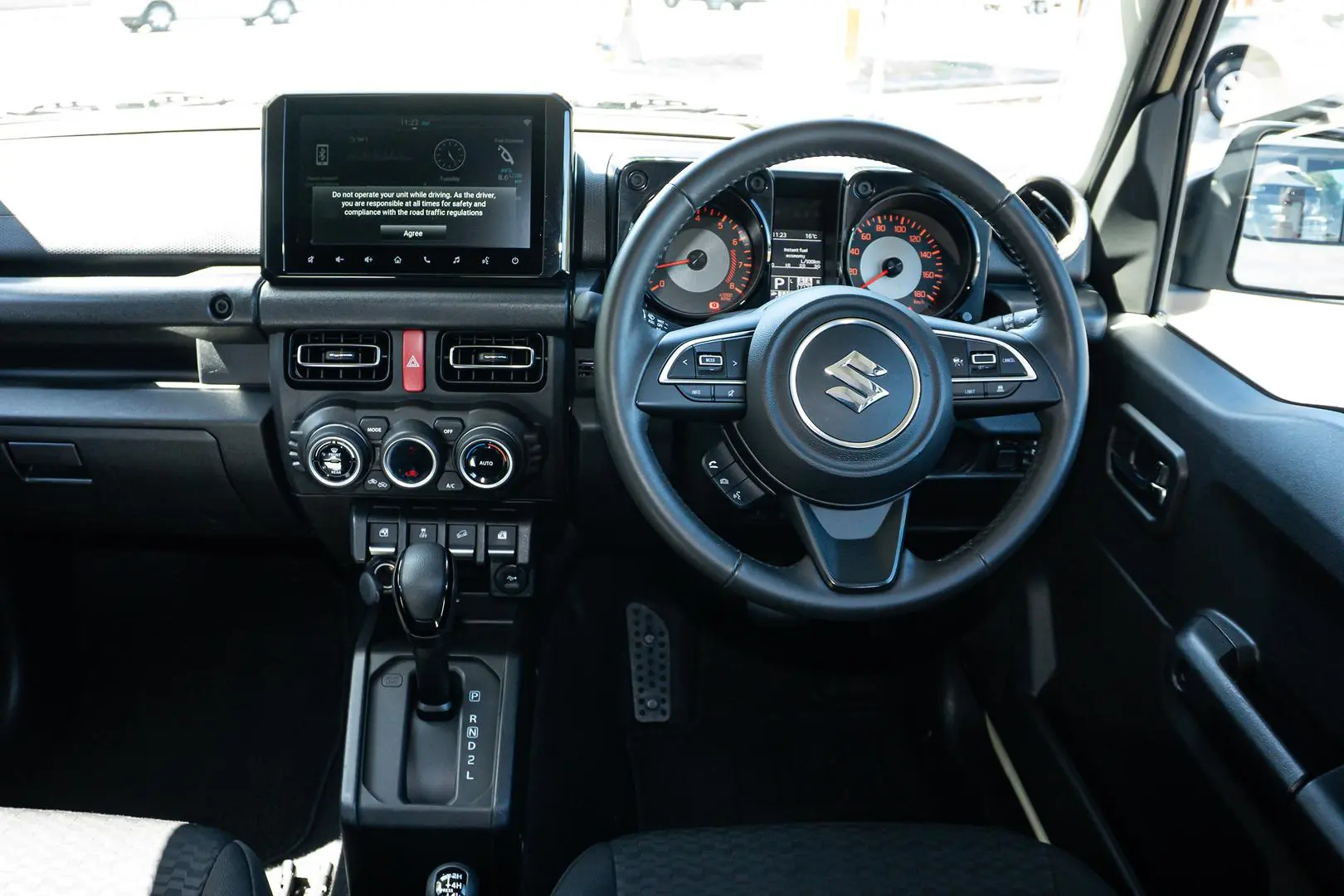 2023 Suzuki Jimny Gallery Image 9