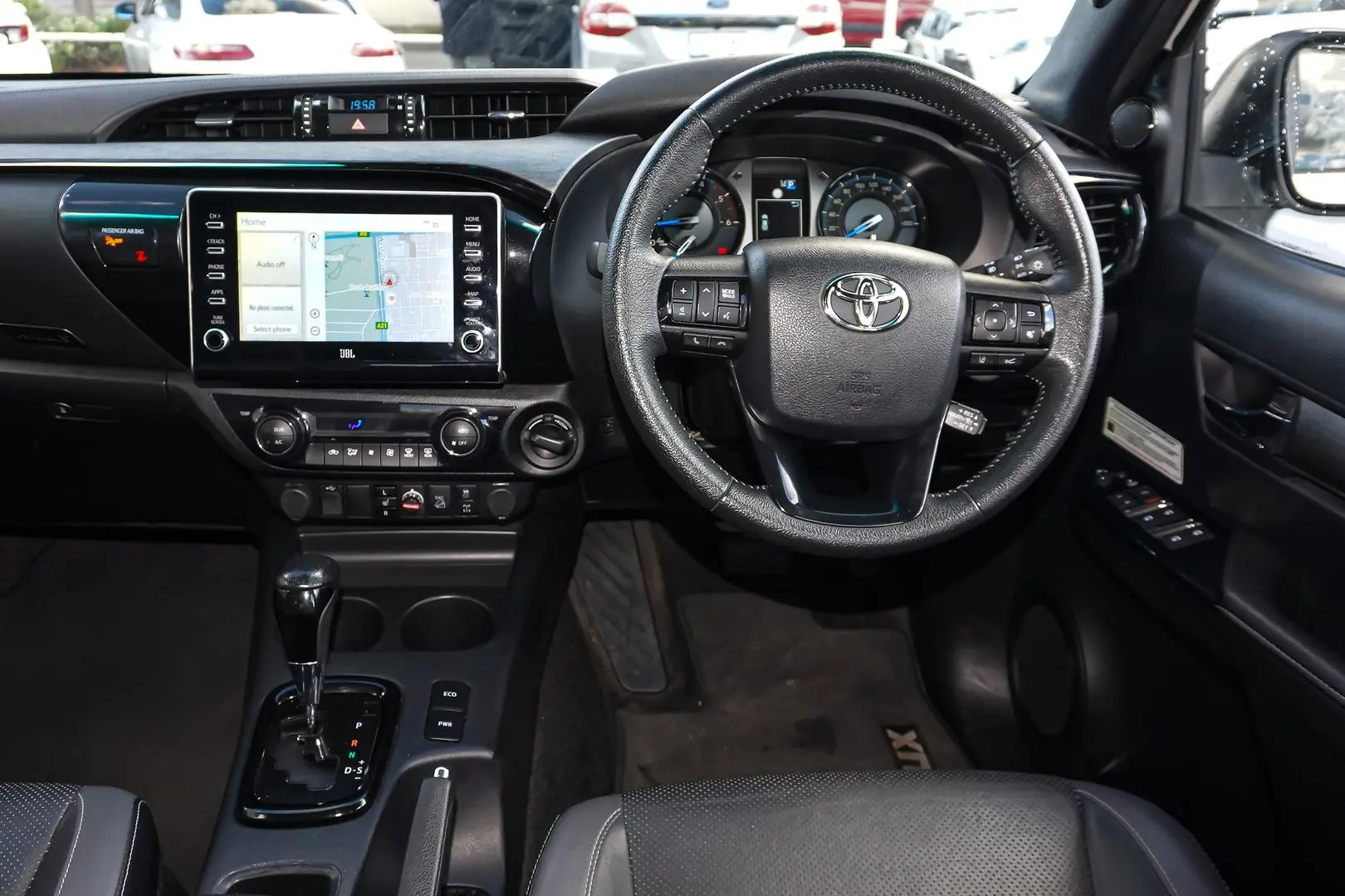 2022 Toyota Hilux Gallery Image 9