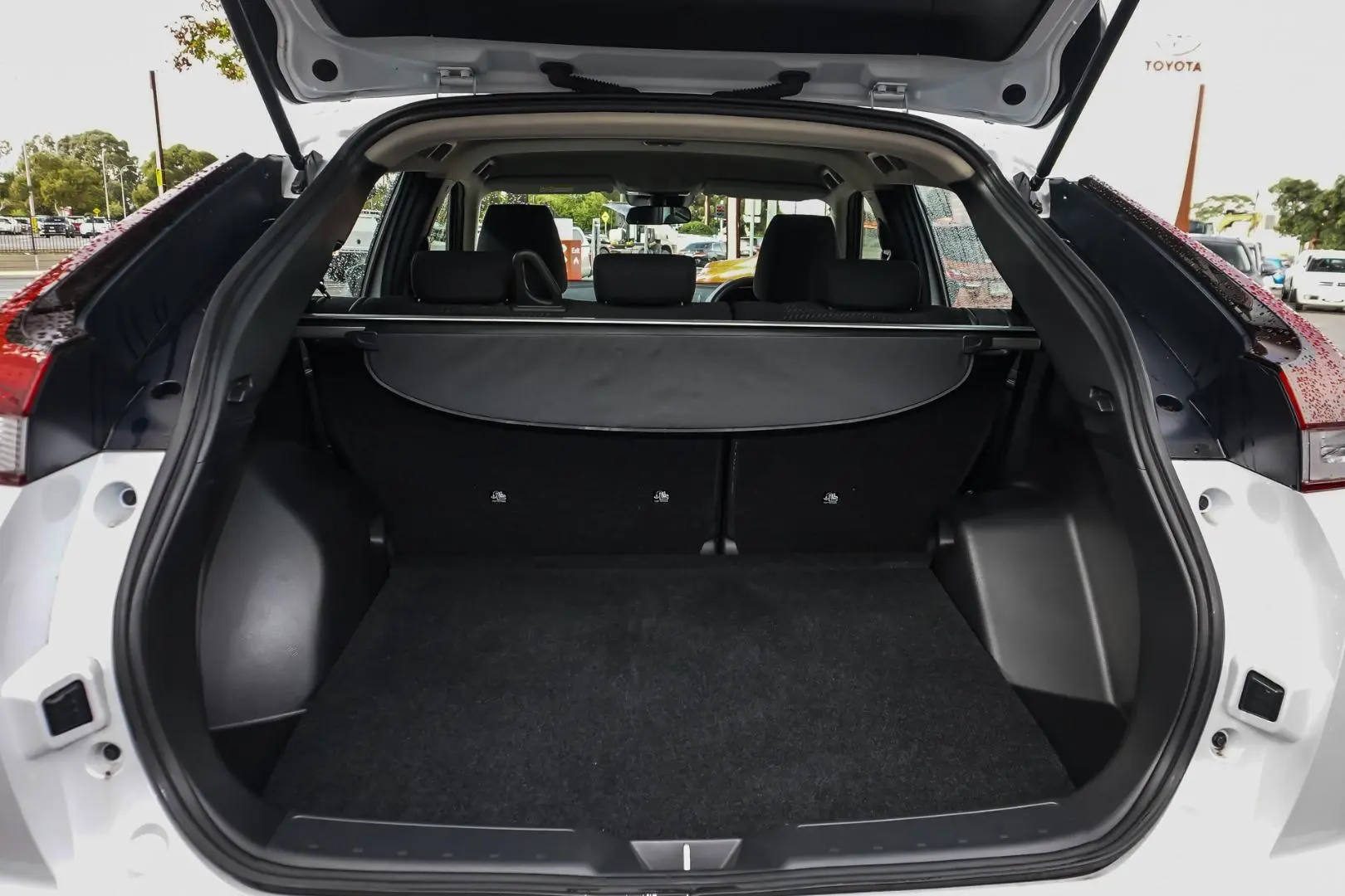 2023 Mitsubishi Eclipse Cross Gallery Image 10