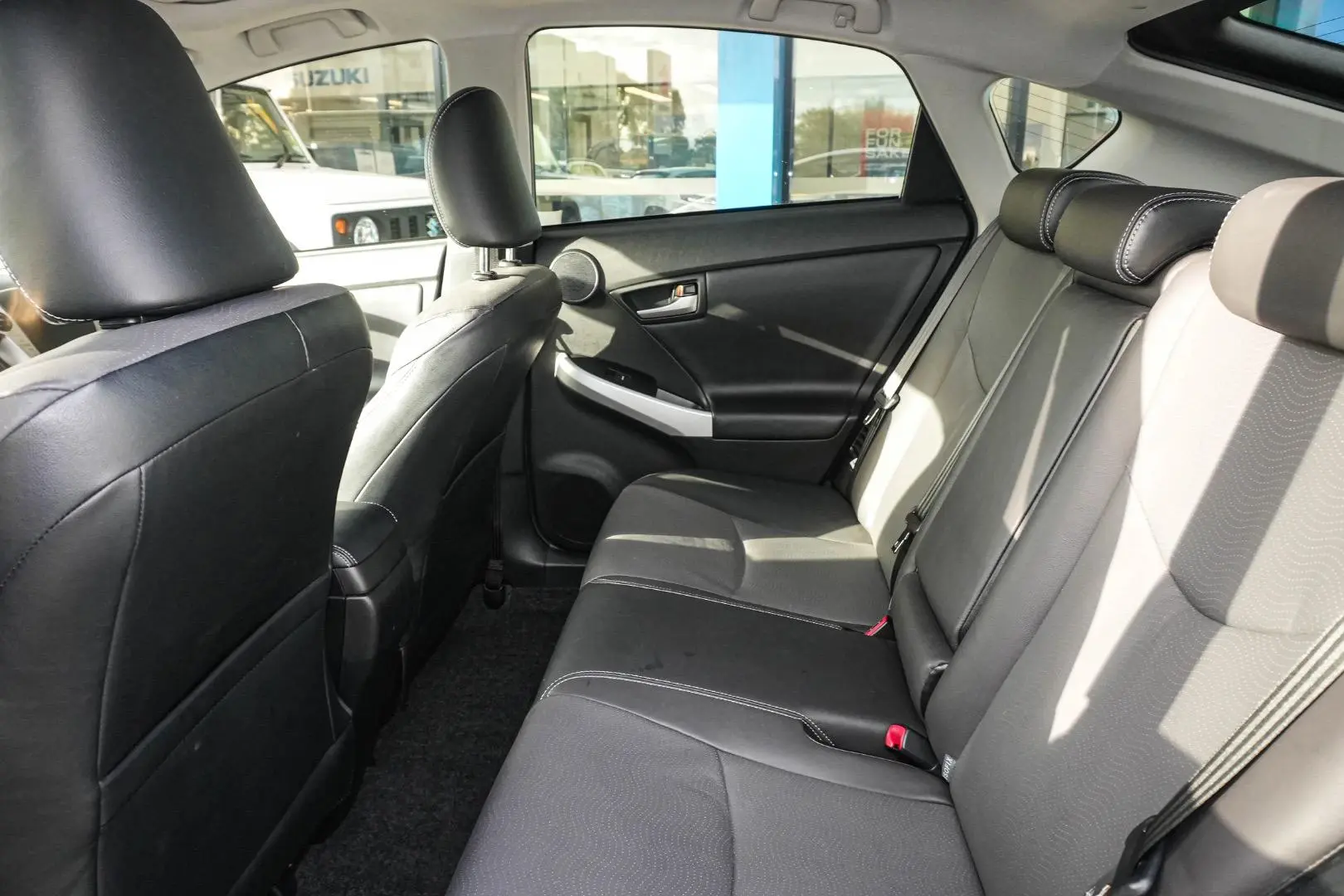 2014 Toyota Prius Gallery Image 8