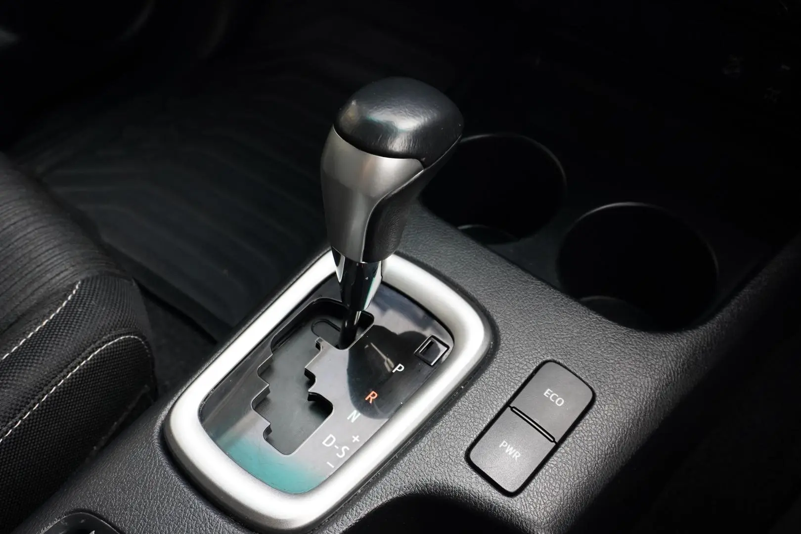 2022 Toyota Hilux Gallery Image 19