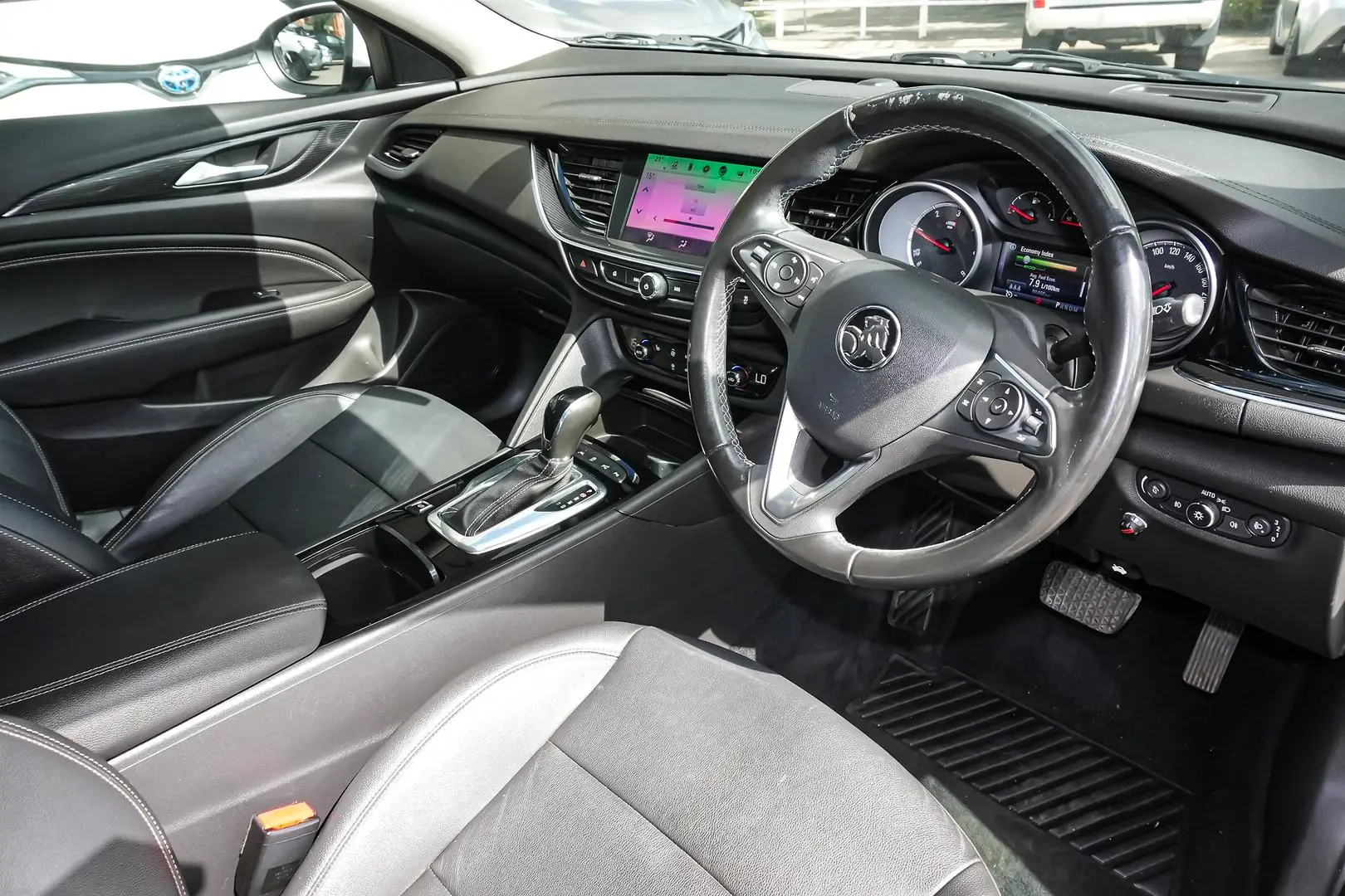 2018 Holden Calais Gallery Image 6