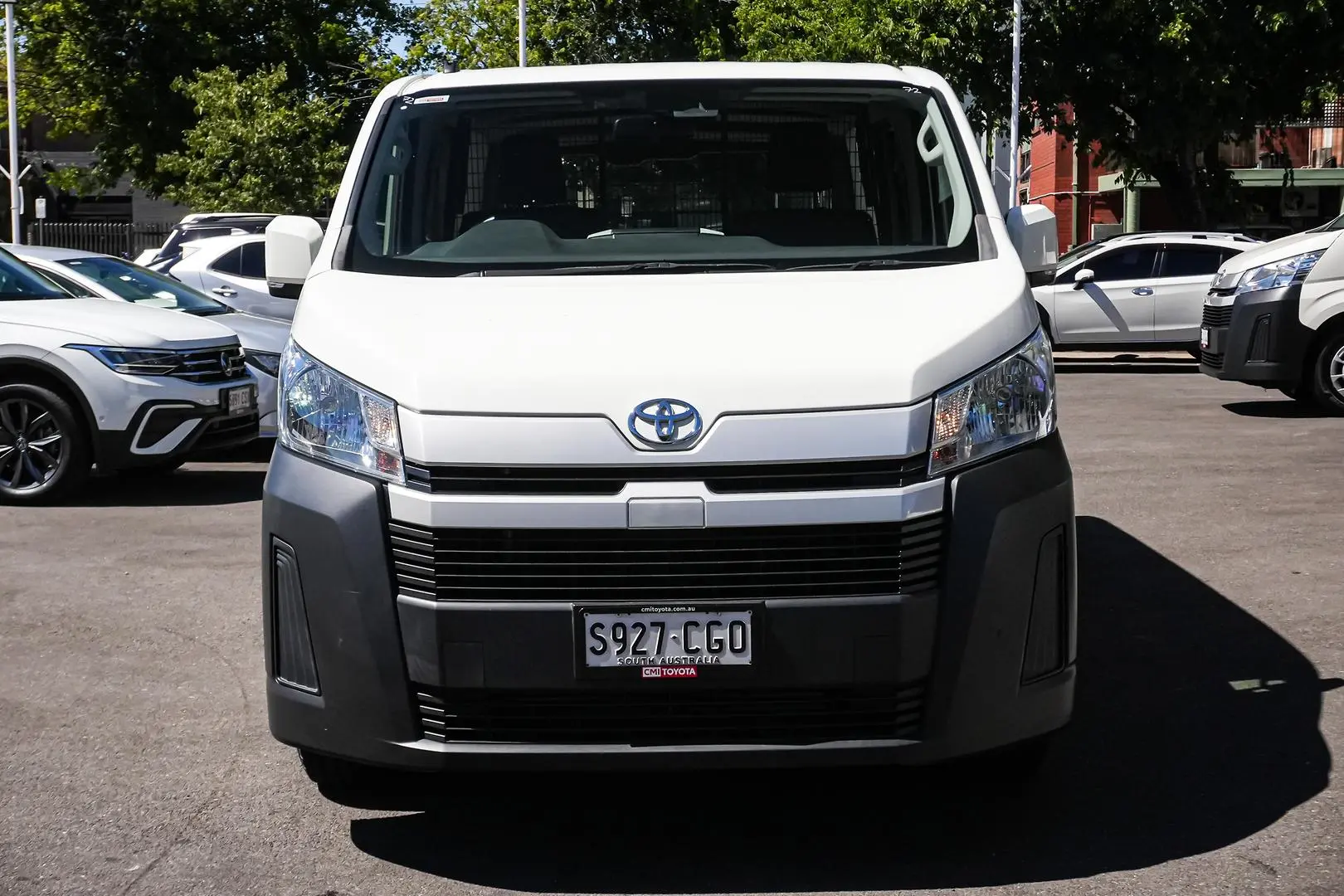 2020 Toyota Hiace Gallery Image 5