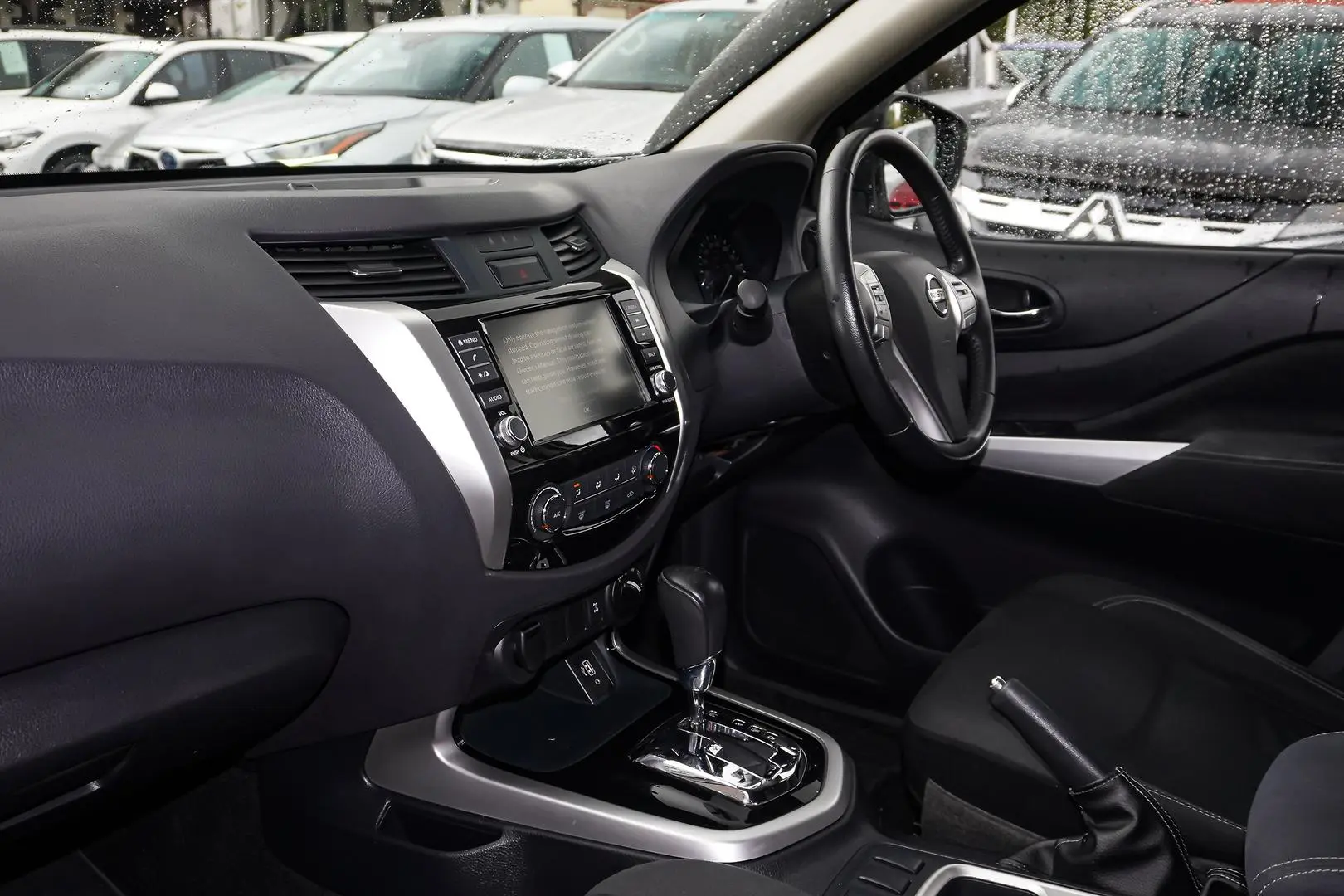 2019 Nissan Navara Gallery Image 10