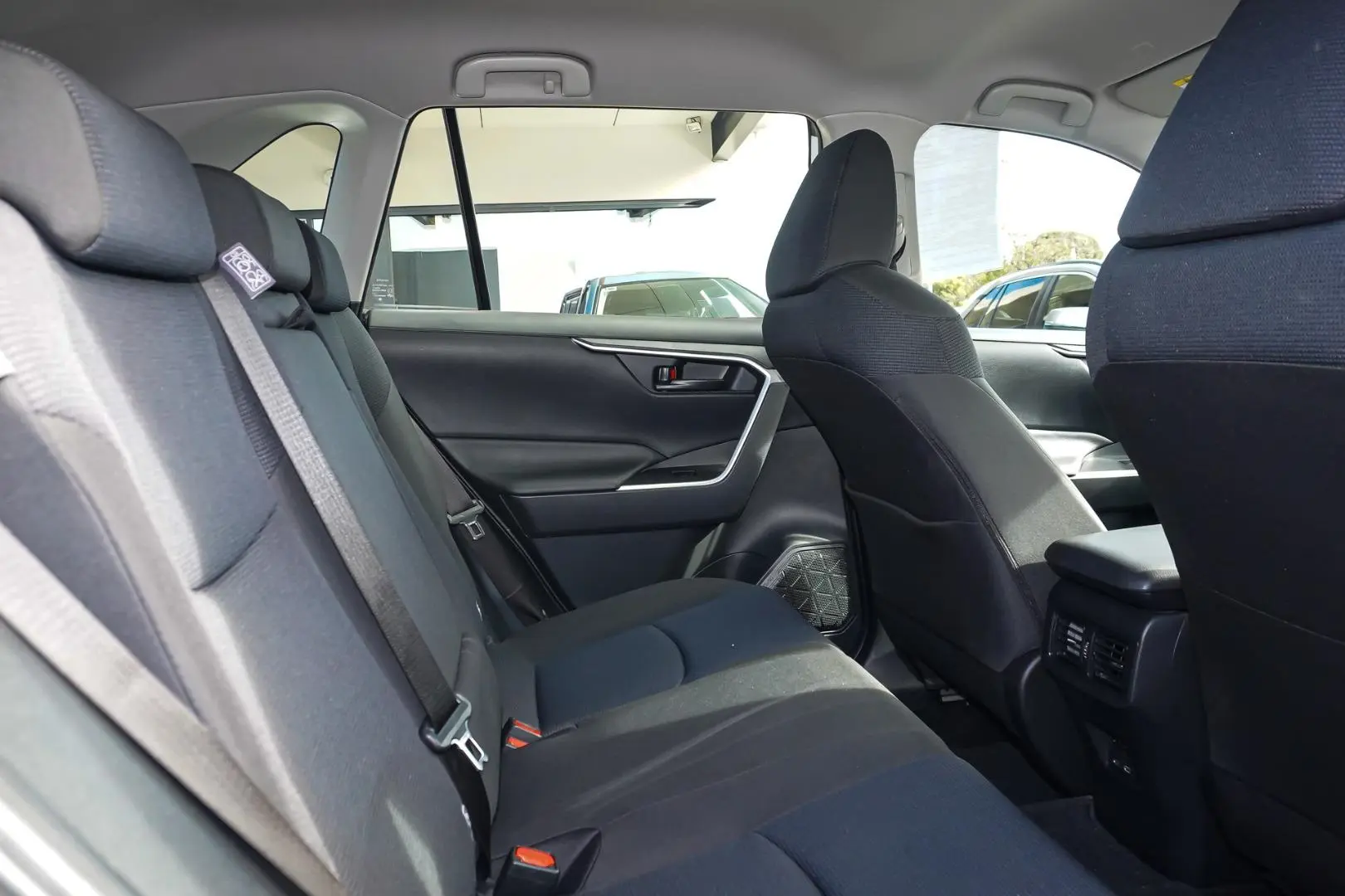 2024 Toyota RAV4 Gallery Image 7