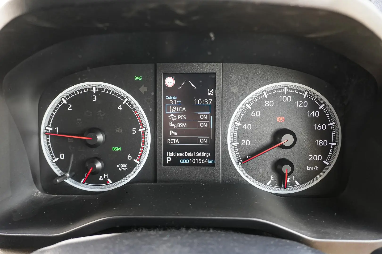 2020 Toyota Hiace Gallery Image 16