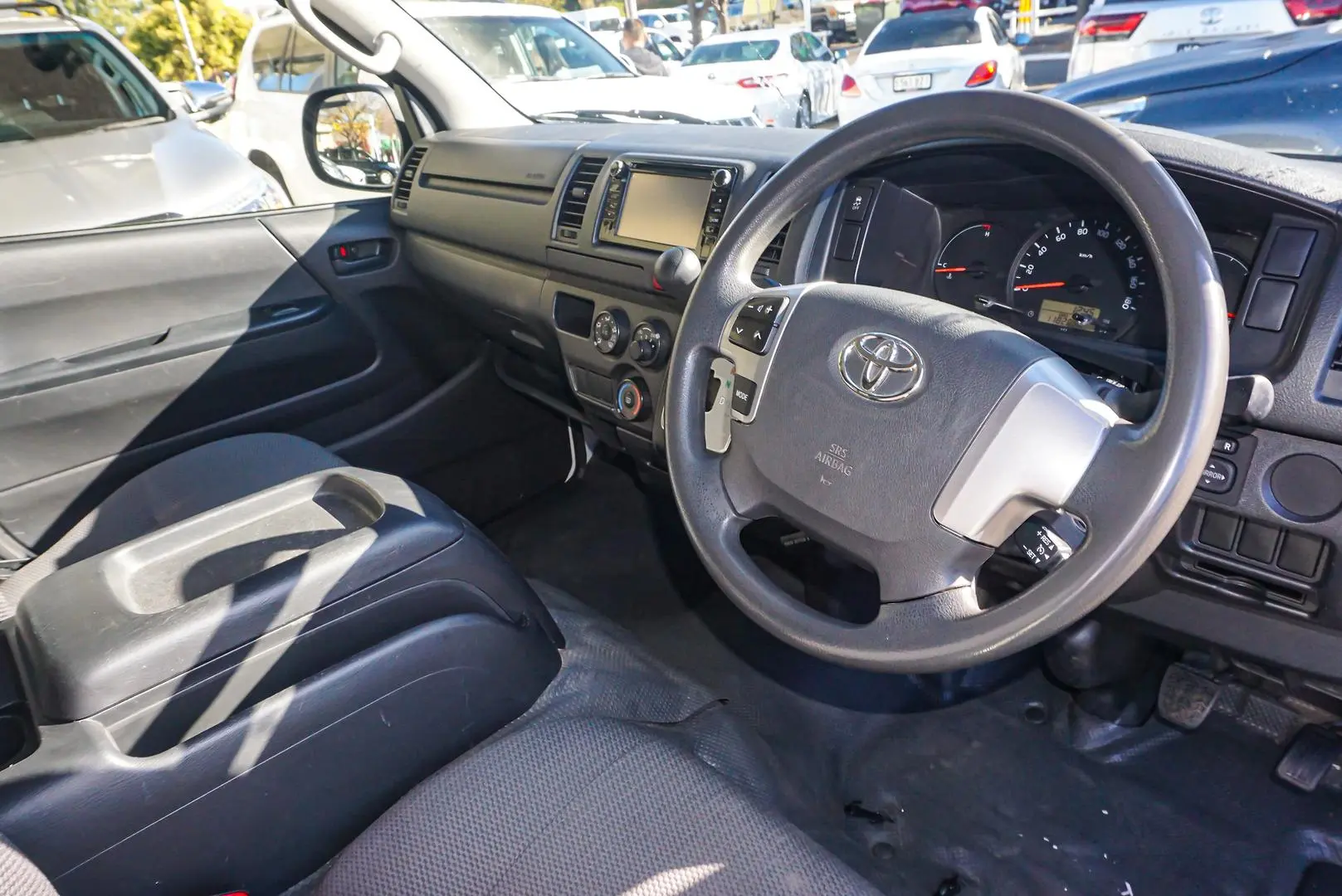 2018 Toyota Hiace Gallery Image 7