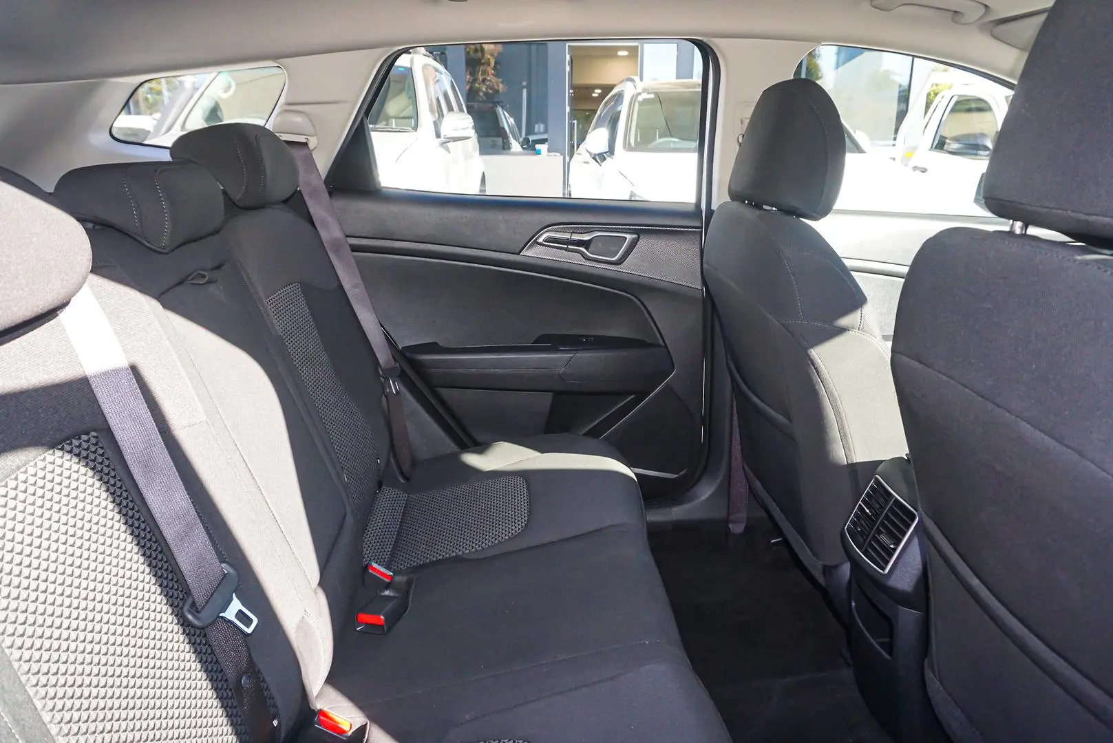 2024 Kia Sportage Gallery Image 7
