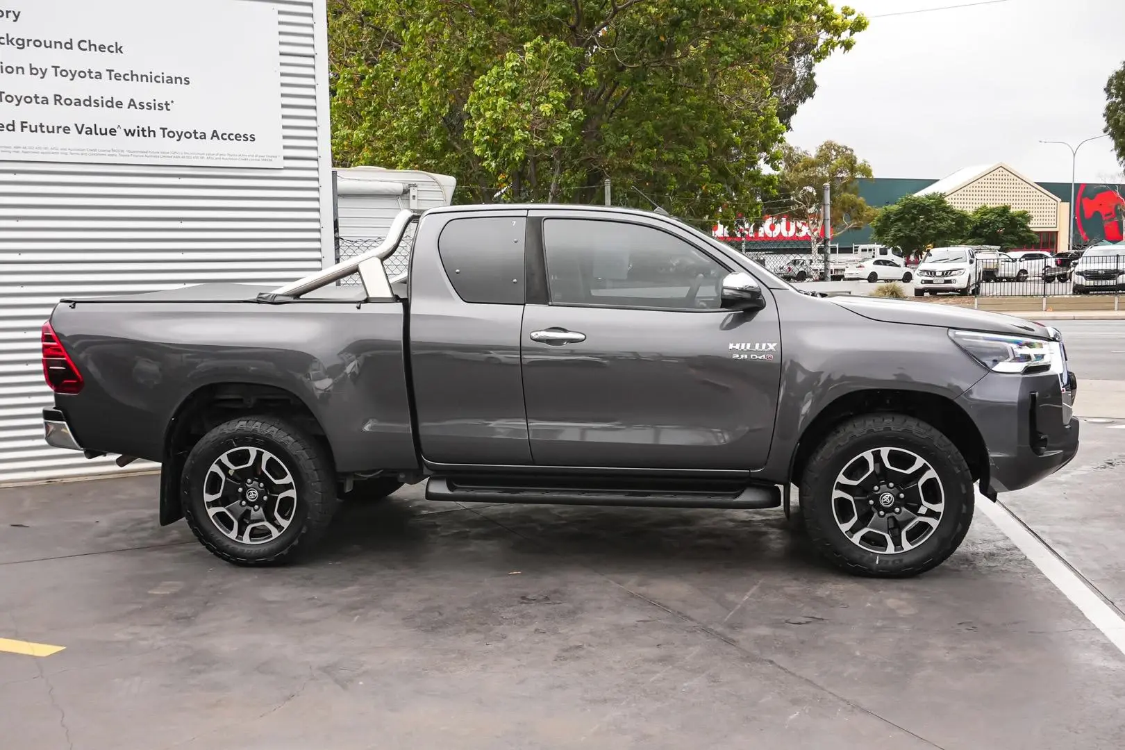 2021 Toyota Hilux Gallery Image 4