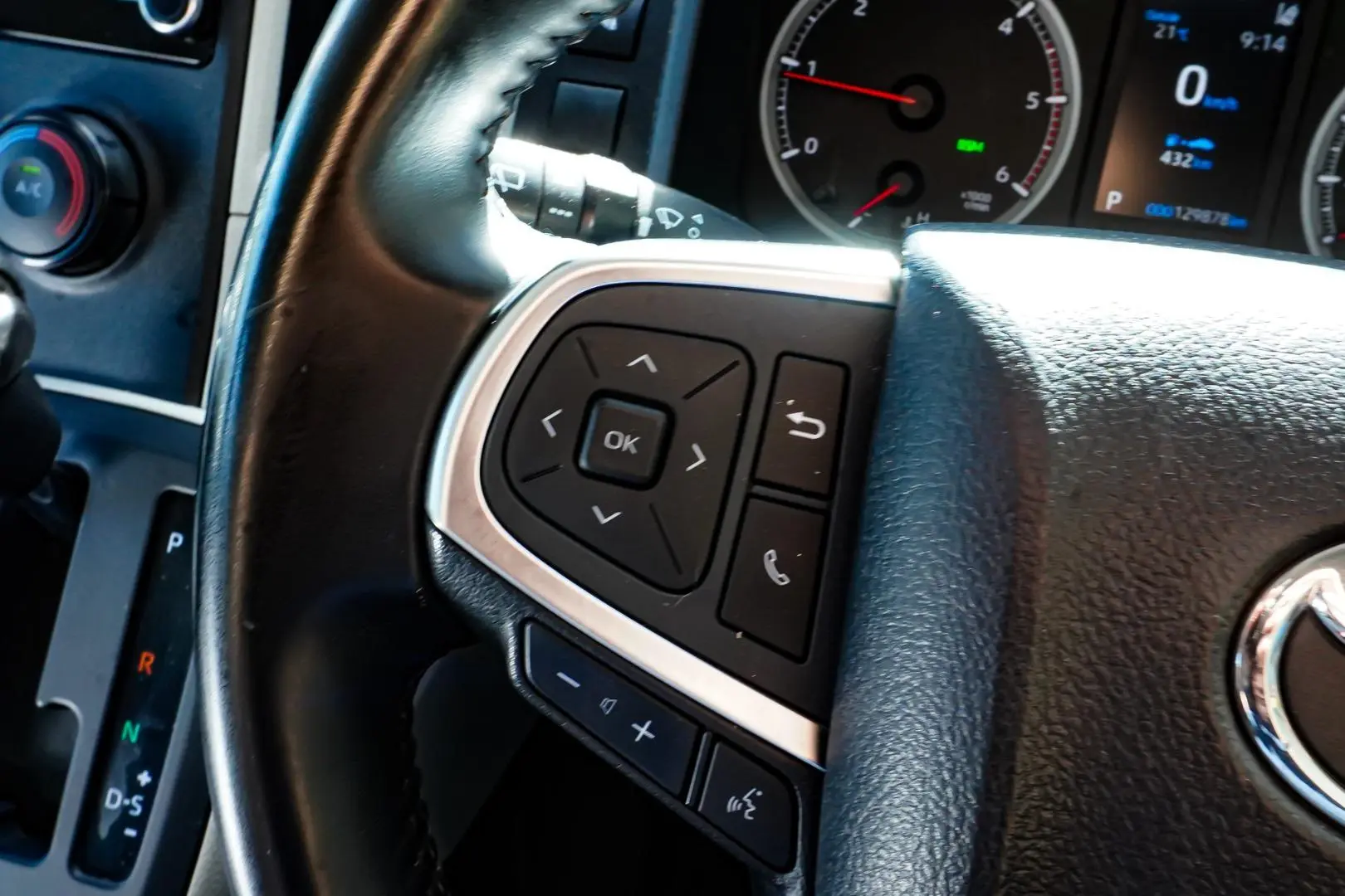 2020 Toyota Hiace Gallery Image 16