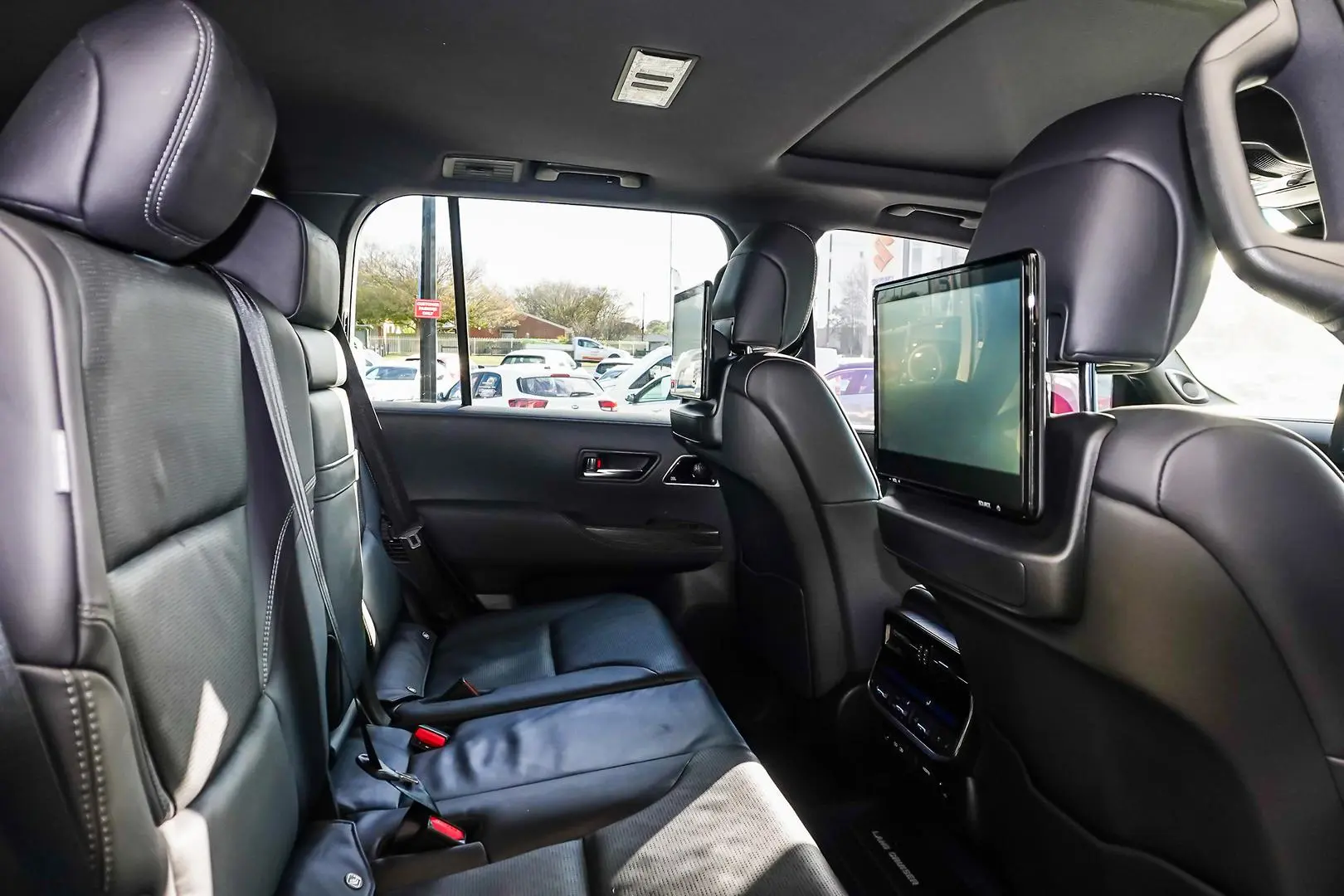 2022 Toyota Landcruiser Gallery Image 7