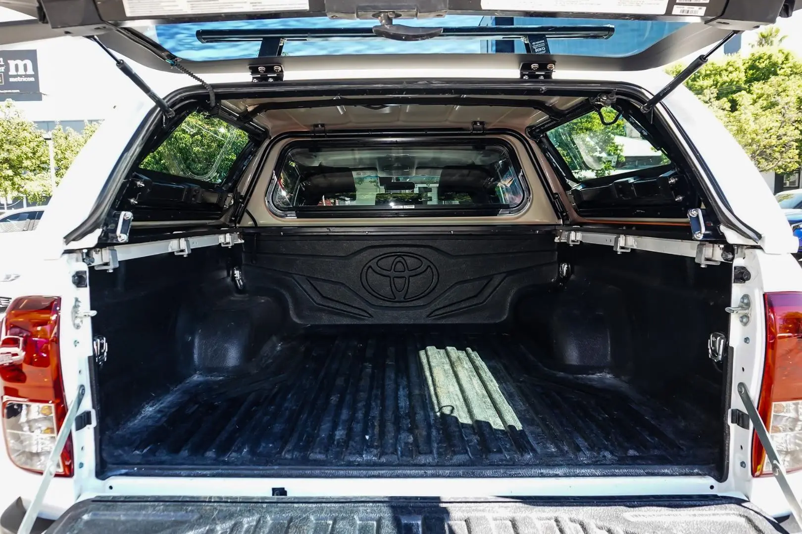 2020 Toyota Hilux Gallery Image 10