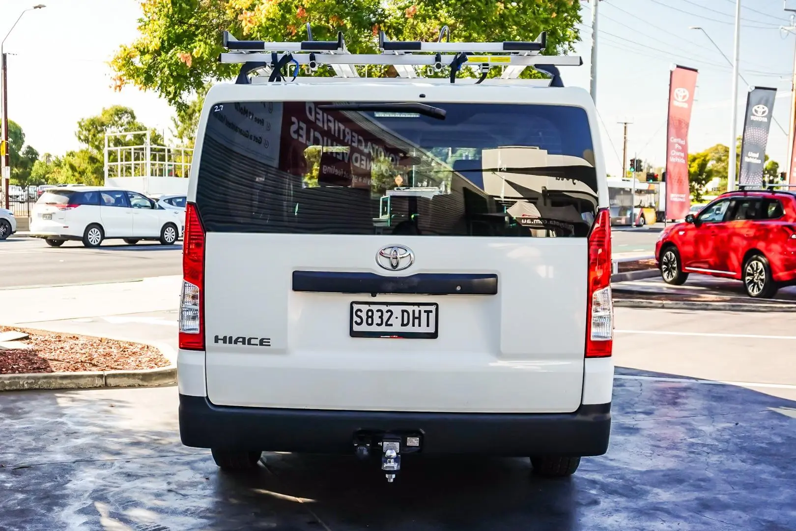 2020 Toyota Hiace Gallery Image 6