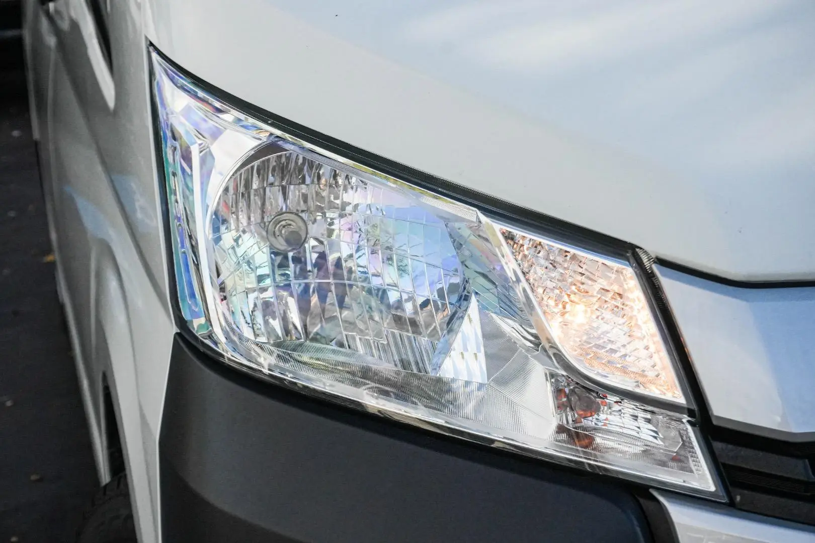 2020 Toyota Hiace Gallery Image 12