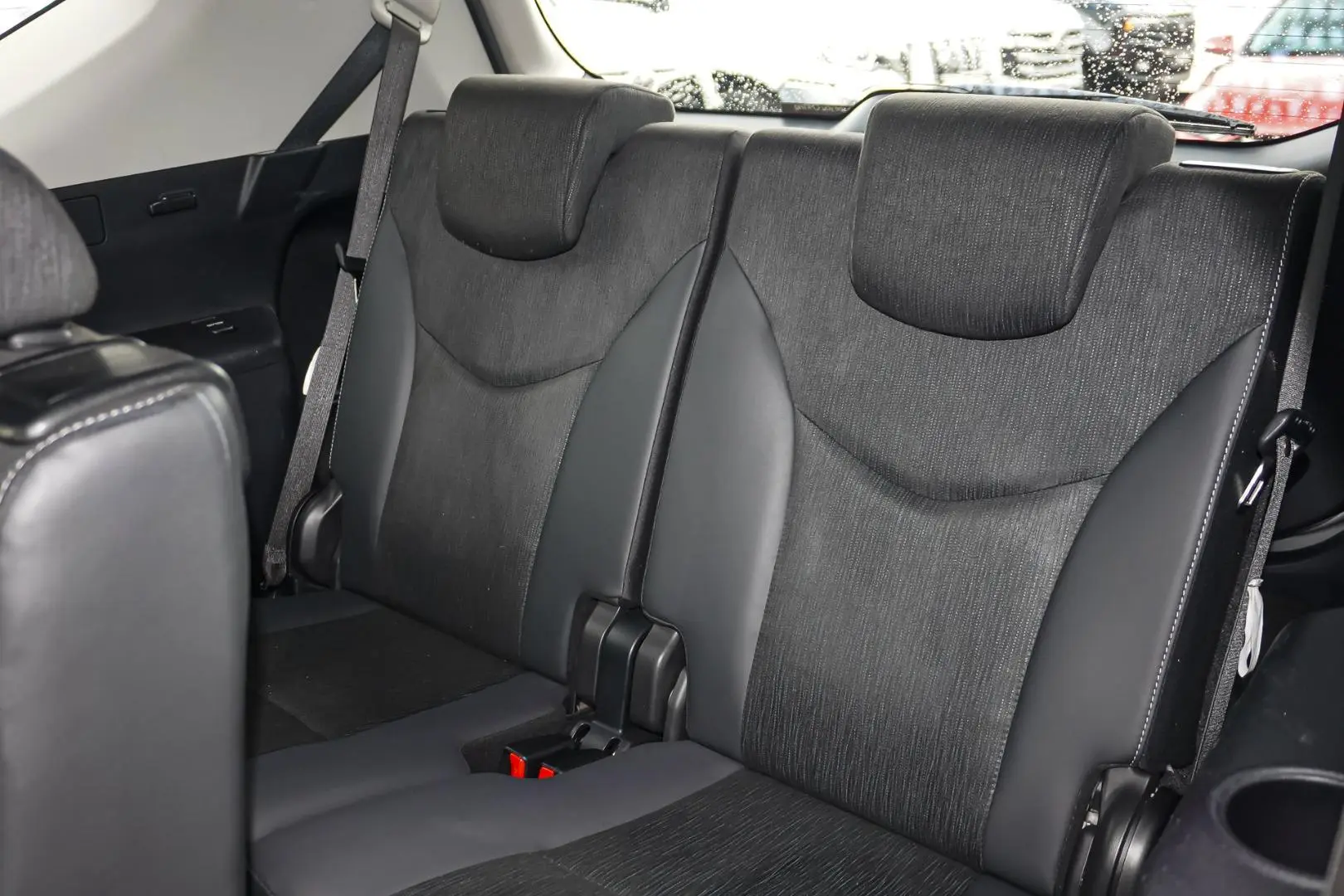 2019 Toyota Prius V Gallery Image 10