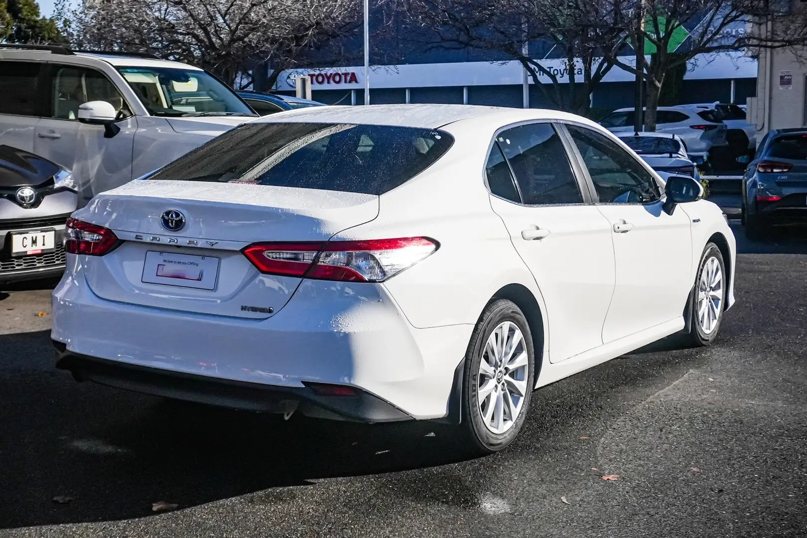 2019 Toyota Camry Gallery Image 3