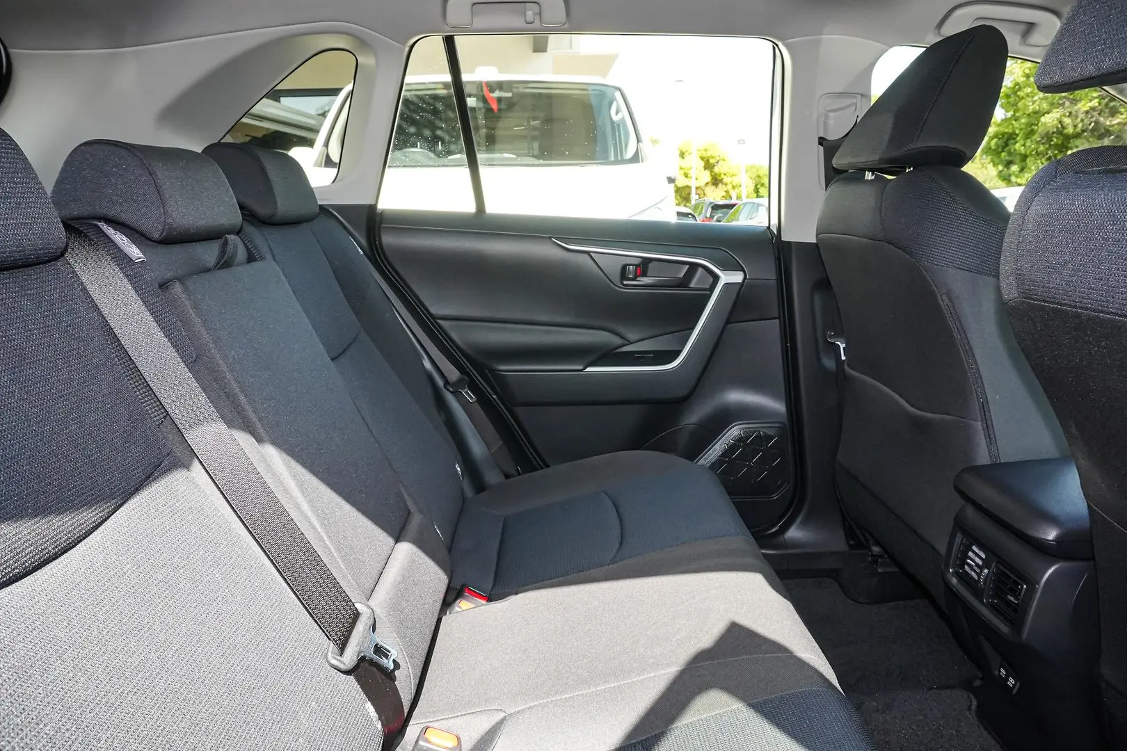 2022 Toyota RAV4 Gallery Image 15