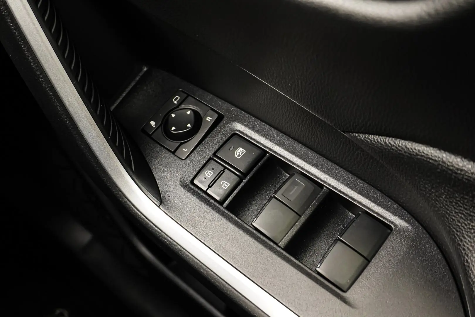 2025 Toyota RAV4 Gallery Image 22