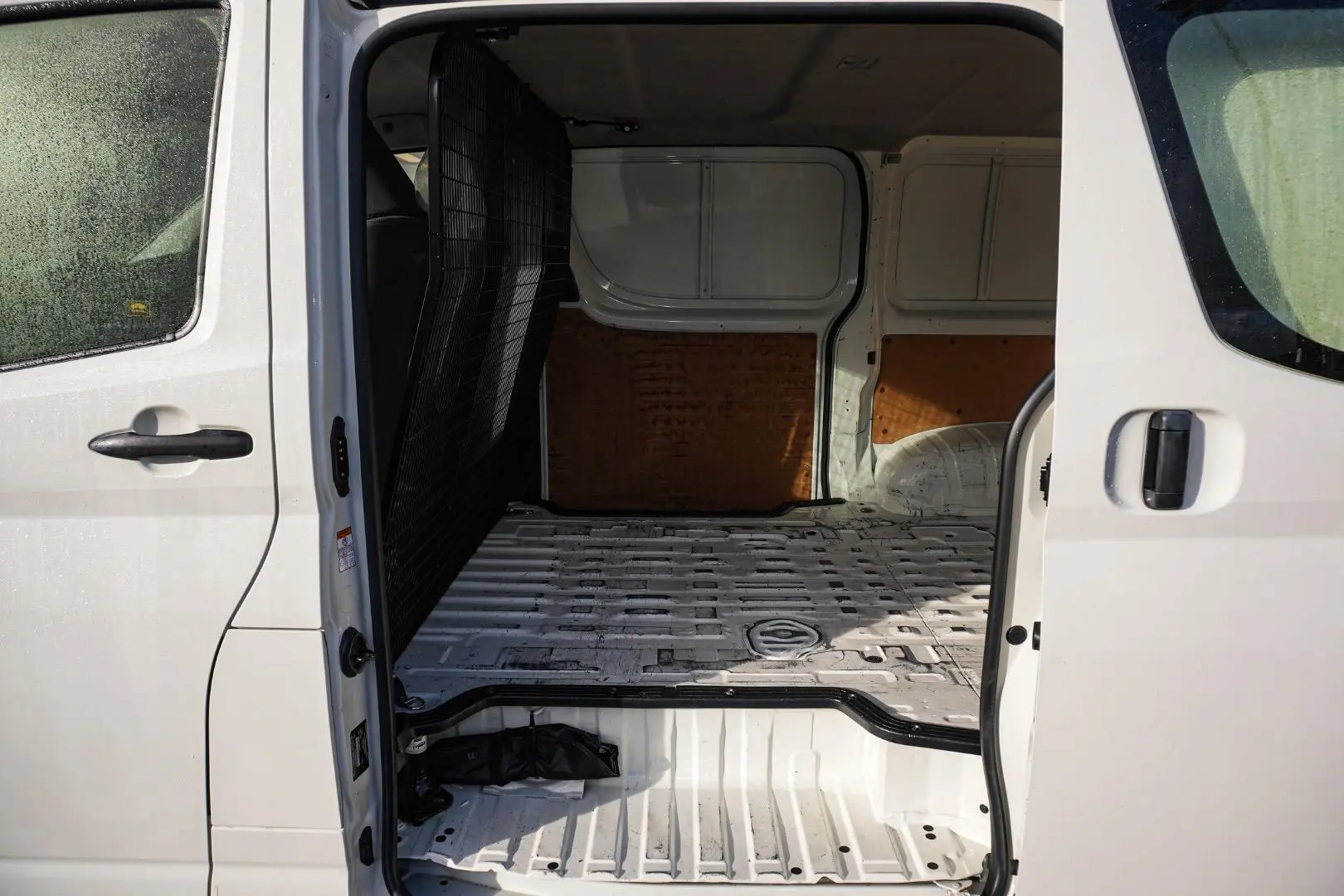 2020 Toyota Hiace Gallery Image 8