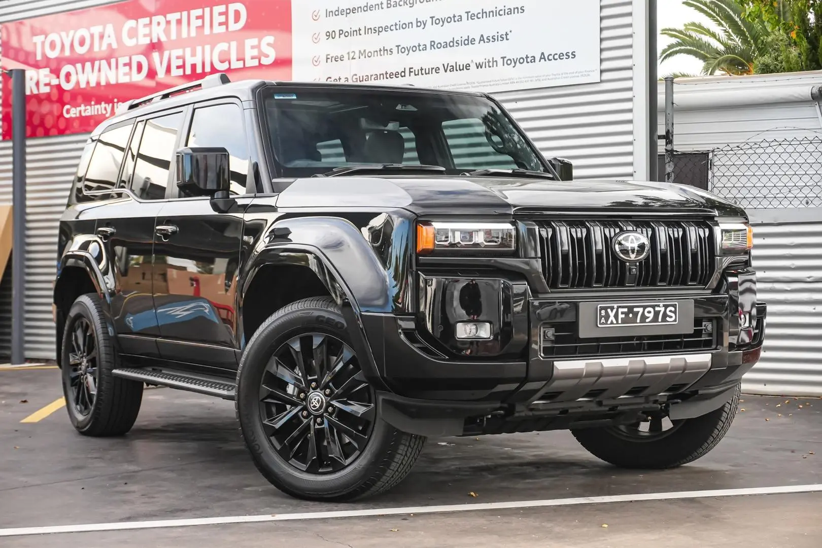 2025 Toyota Landcruiser Prado Gallery Image 2
