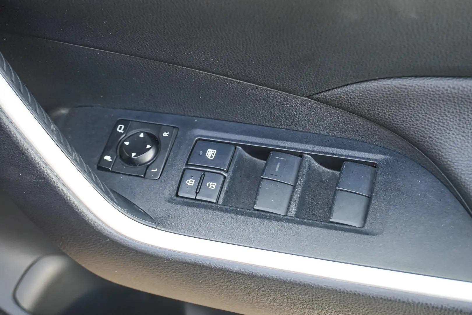 2023 Toyota RAV4 Gallery Image 20