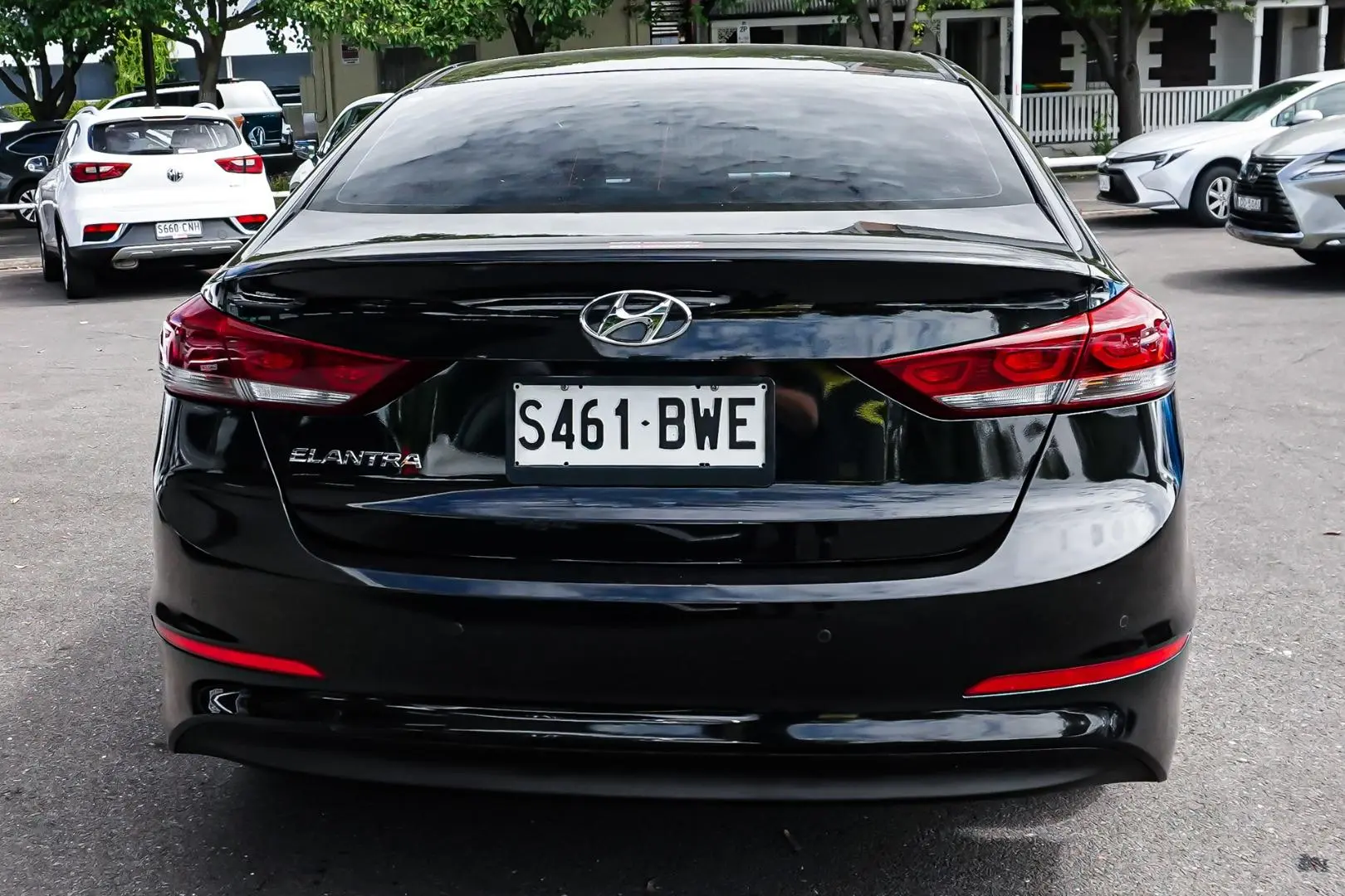 2018 Hyundai Elantra Gallery Image 6