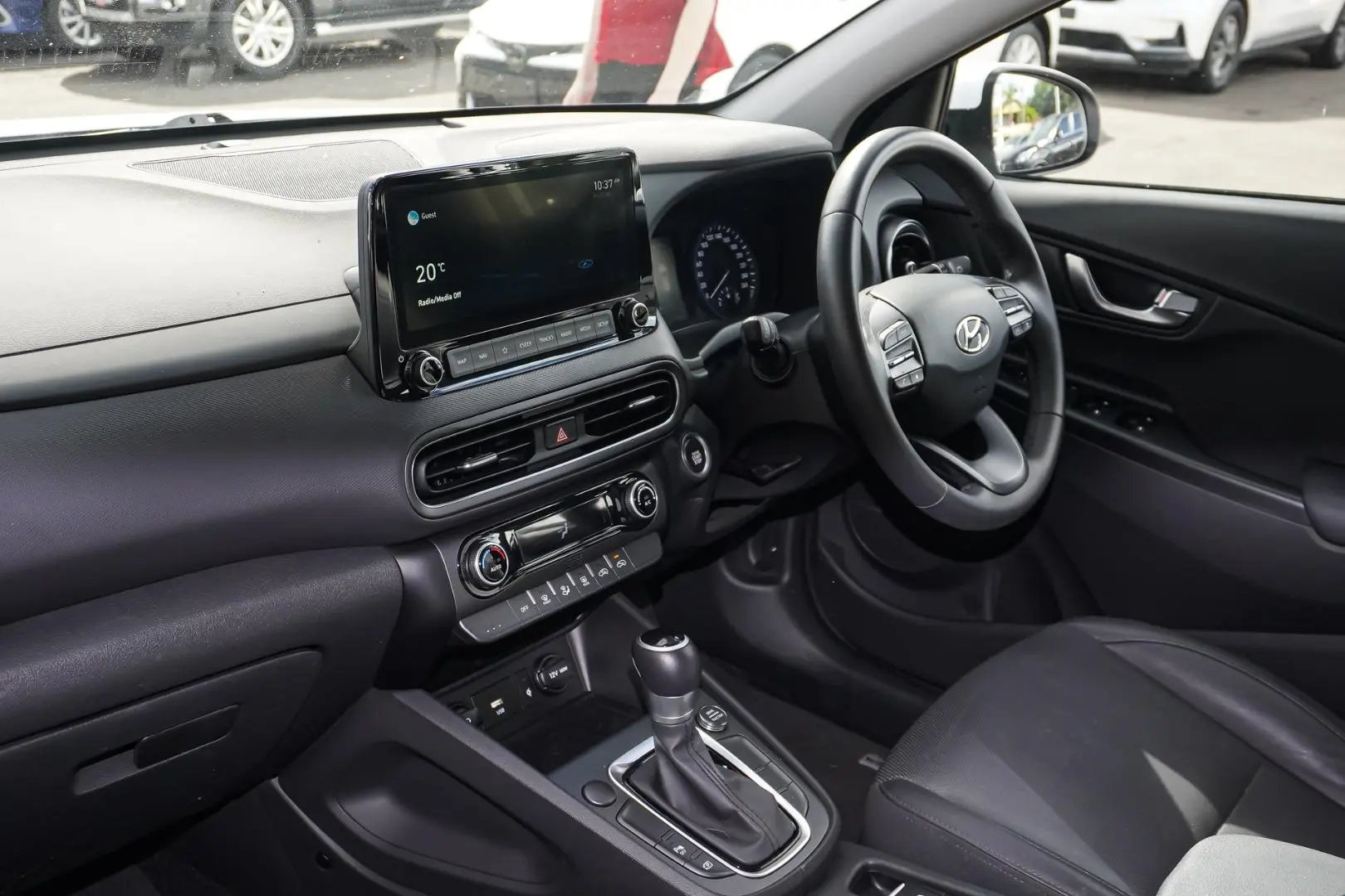 2022 Hyundai Kona Gallery Image 11