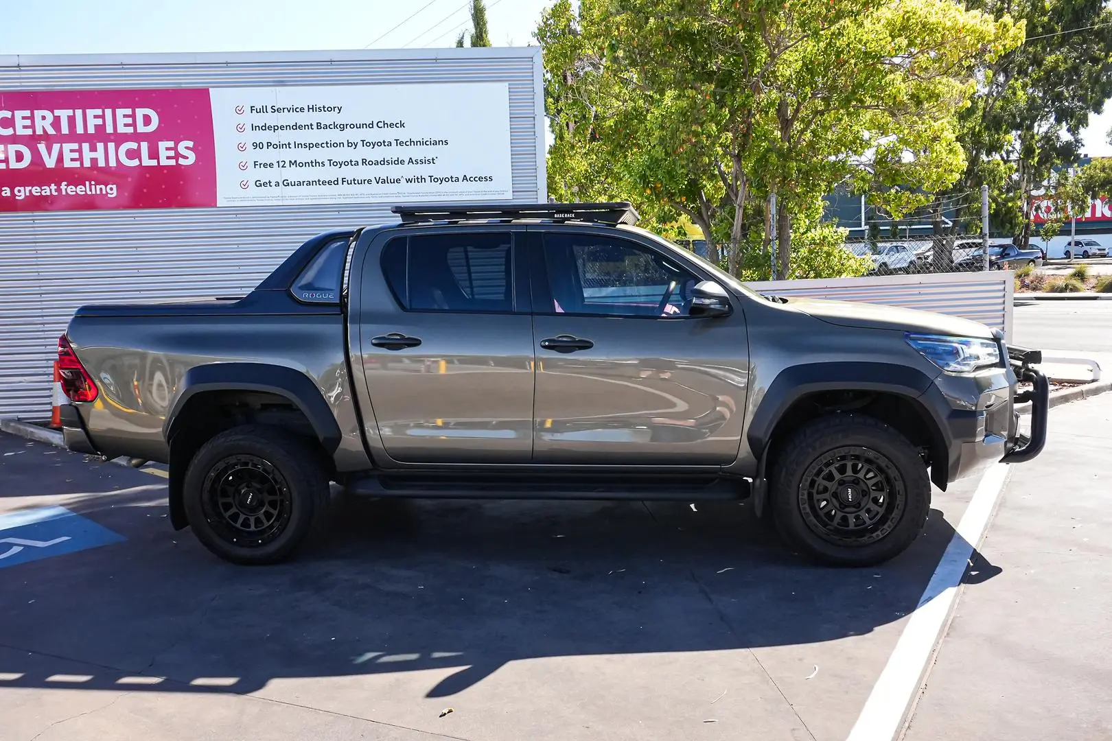 2023 Toyota Hilux Gallery Image 4