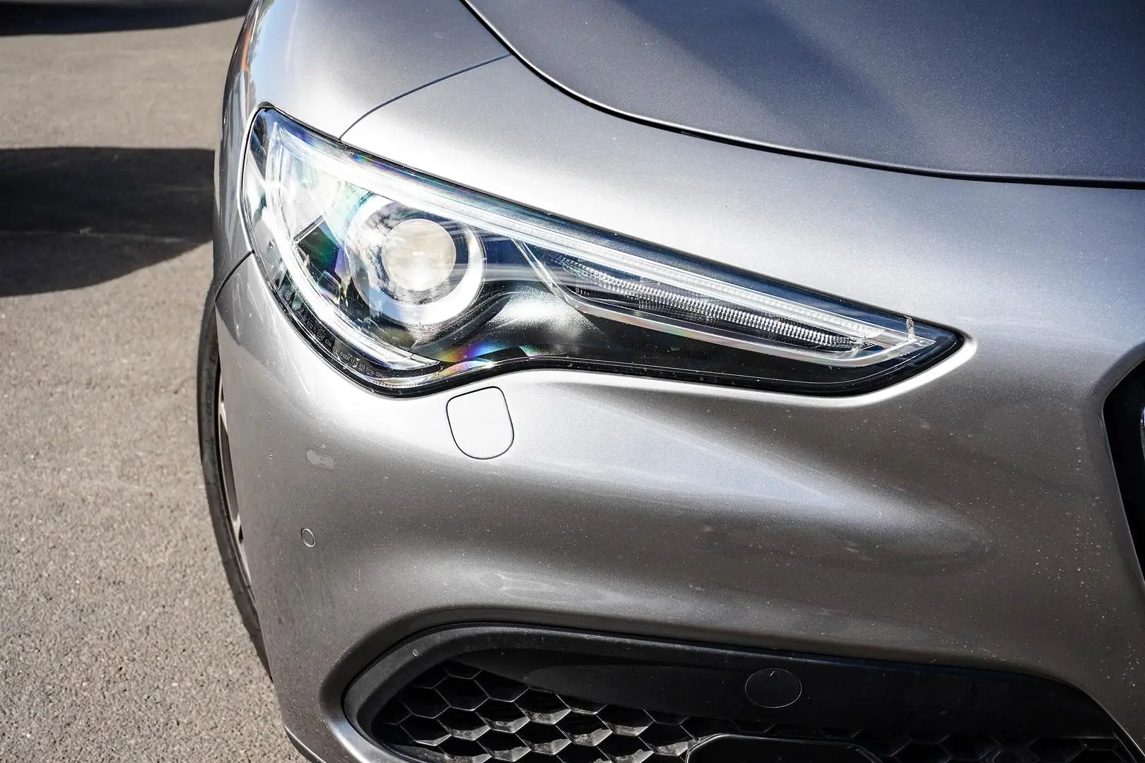 2018 Alfa Romeo Stelvio Gallery Image 12