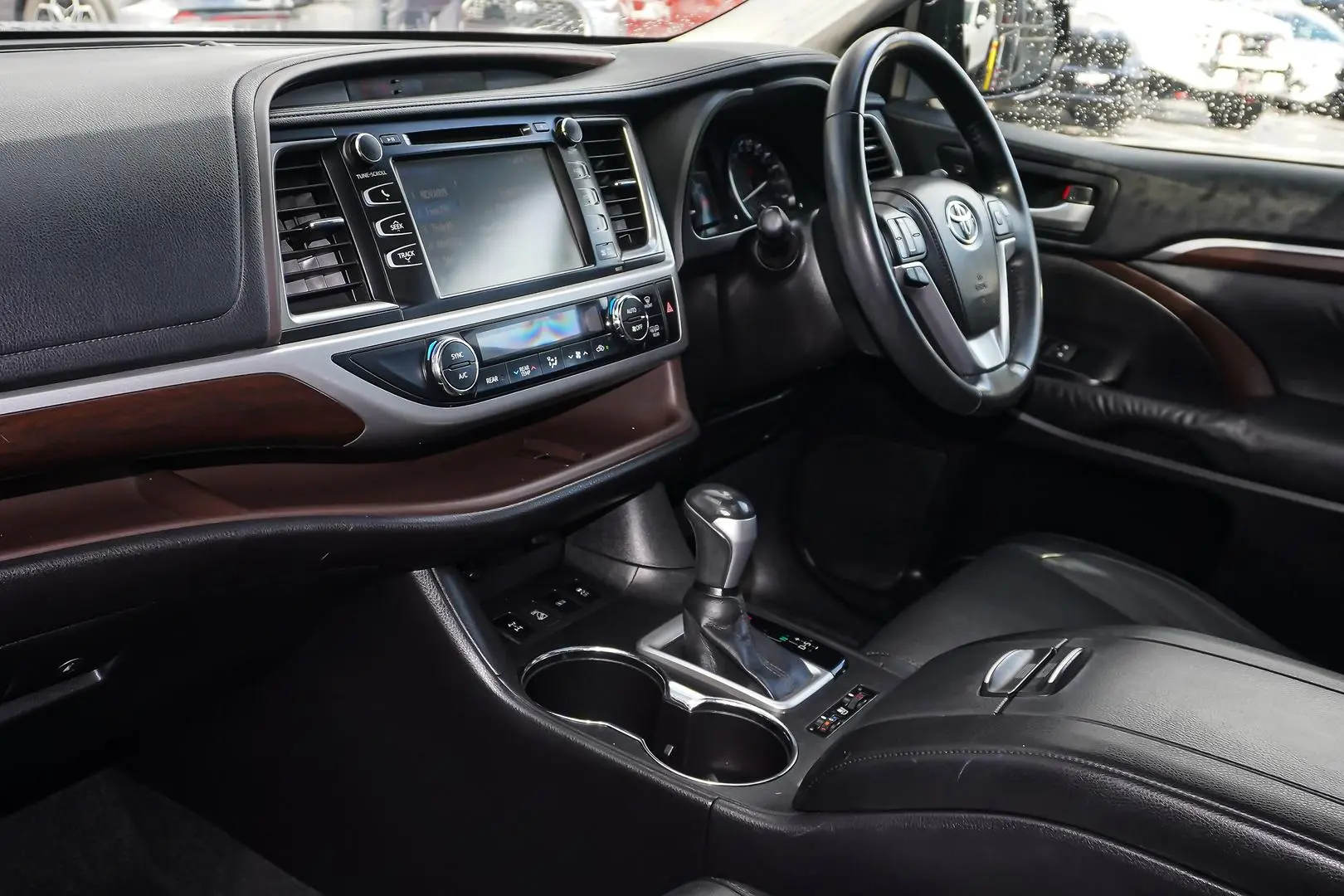 2014 Toyota Kluger Gallery Image 11
