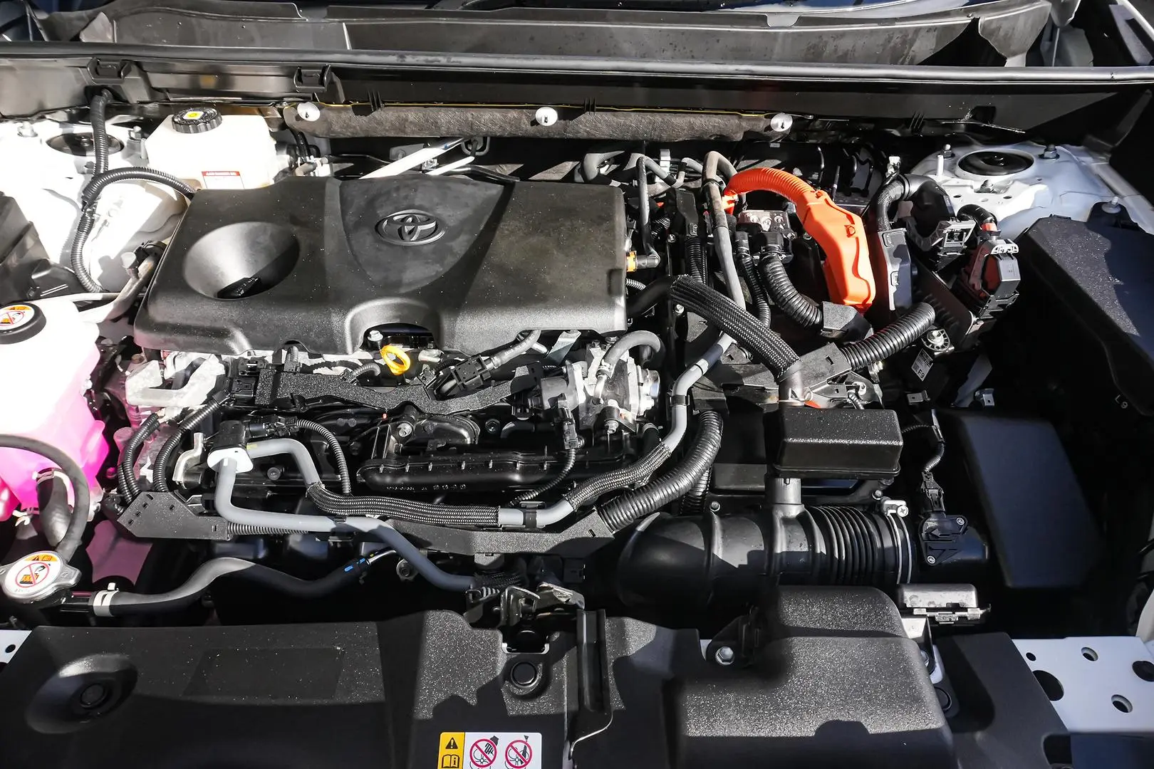 2022 Toyota RAV4 Gallery Image 24